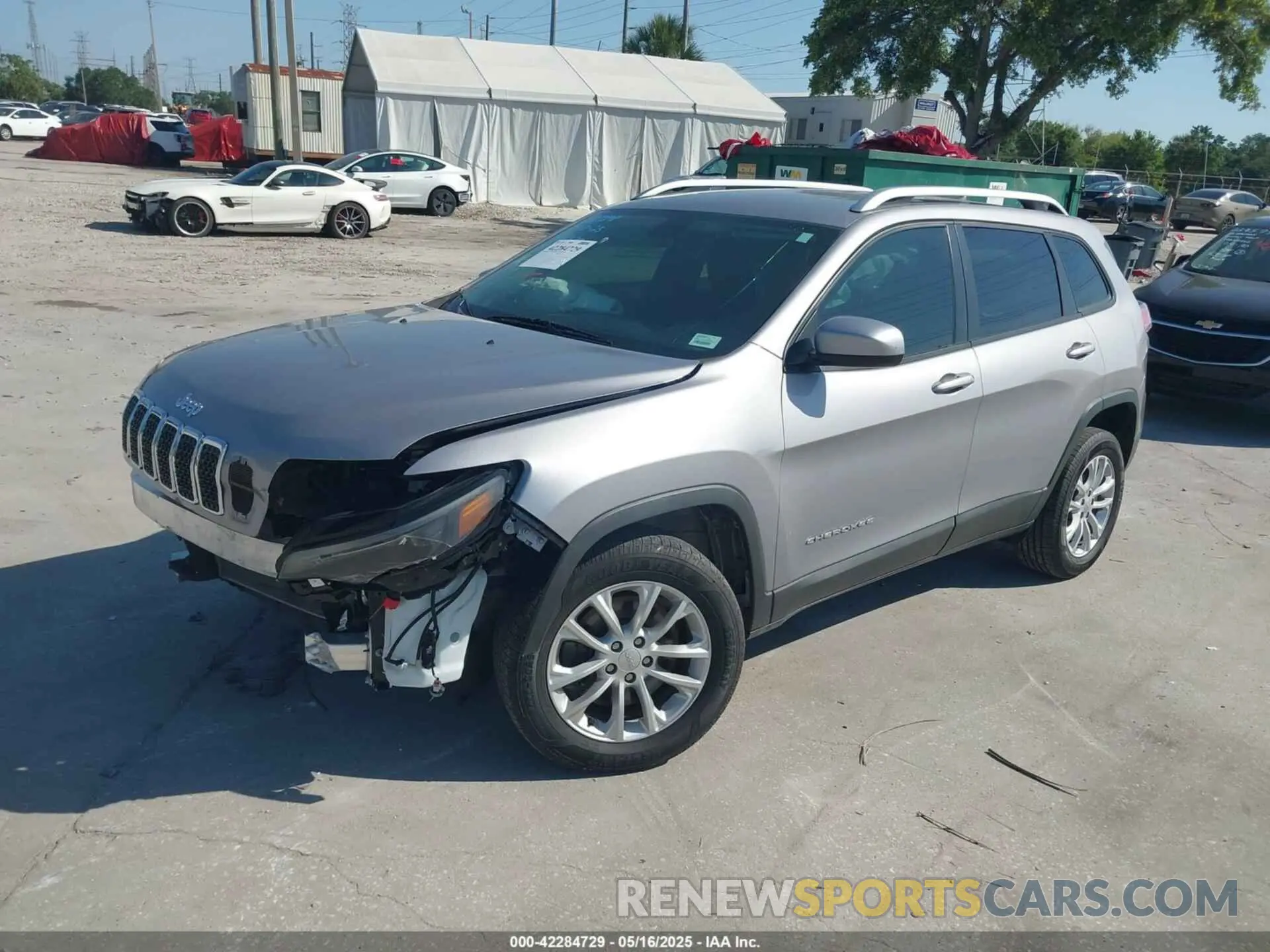 2 Фотография поврежденного автомобиля 1C4PJLCB7LD542428 JEEP CHEROKEE 2020