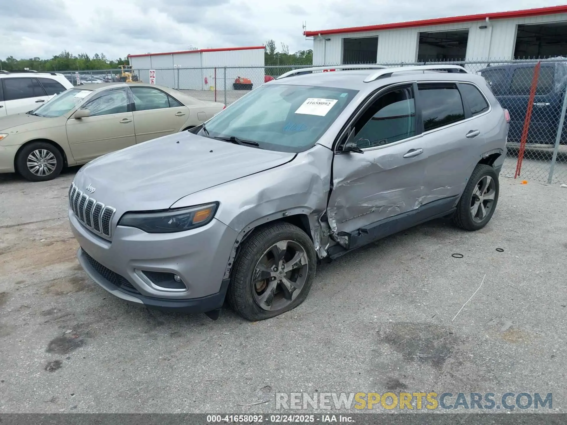 2 Photograph of a damaged car 1C4PJLDB2LD560723 JEEP CHEROKEE 2020