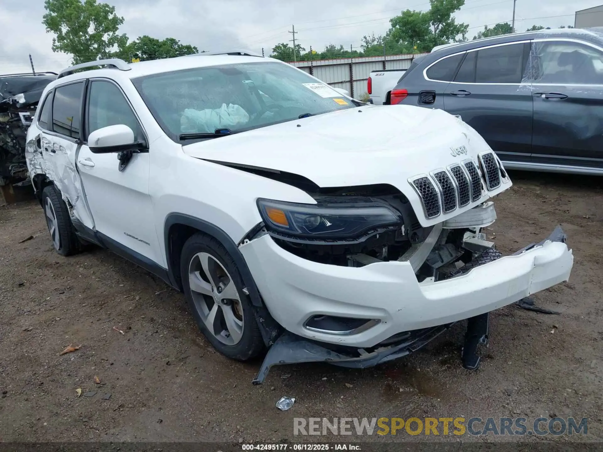 1 Photograph of a damaged car 1C4PJLDB3LD643254 JEEP CHEROKEE 2020