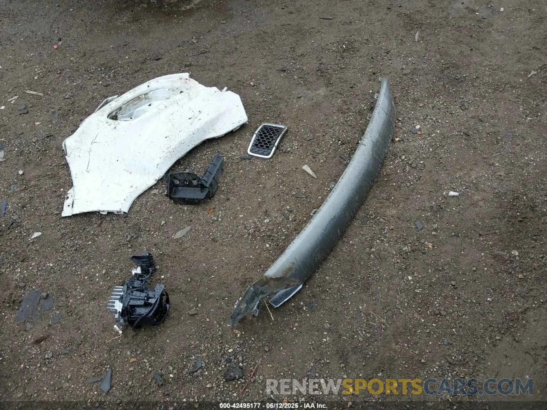12 Photograph of a damaged car 1C4PJLDB3LD643254 JEEP CHEROKEE 2020