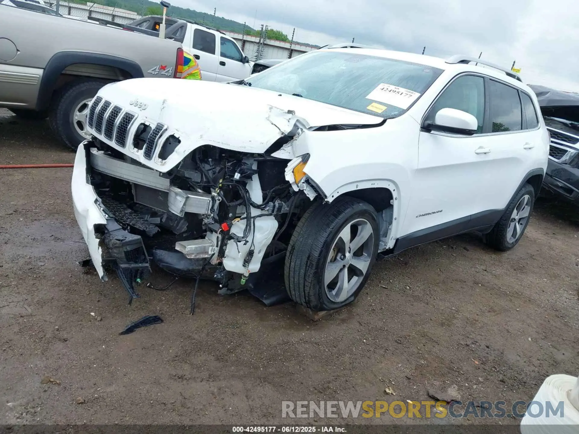 2 Photograph of a damaged car 1C4PJLDB3LD643254 JEEP CHEROKEE 2020