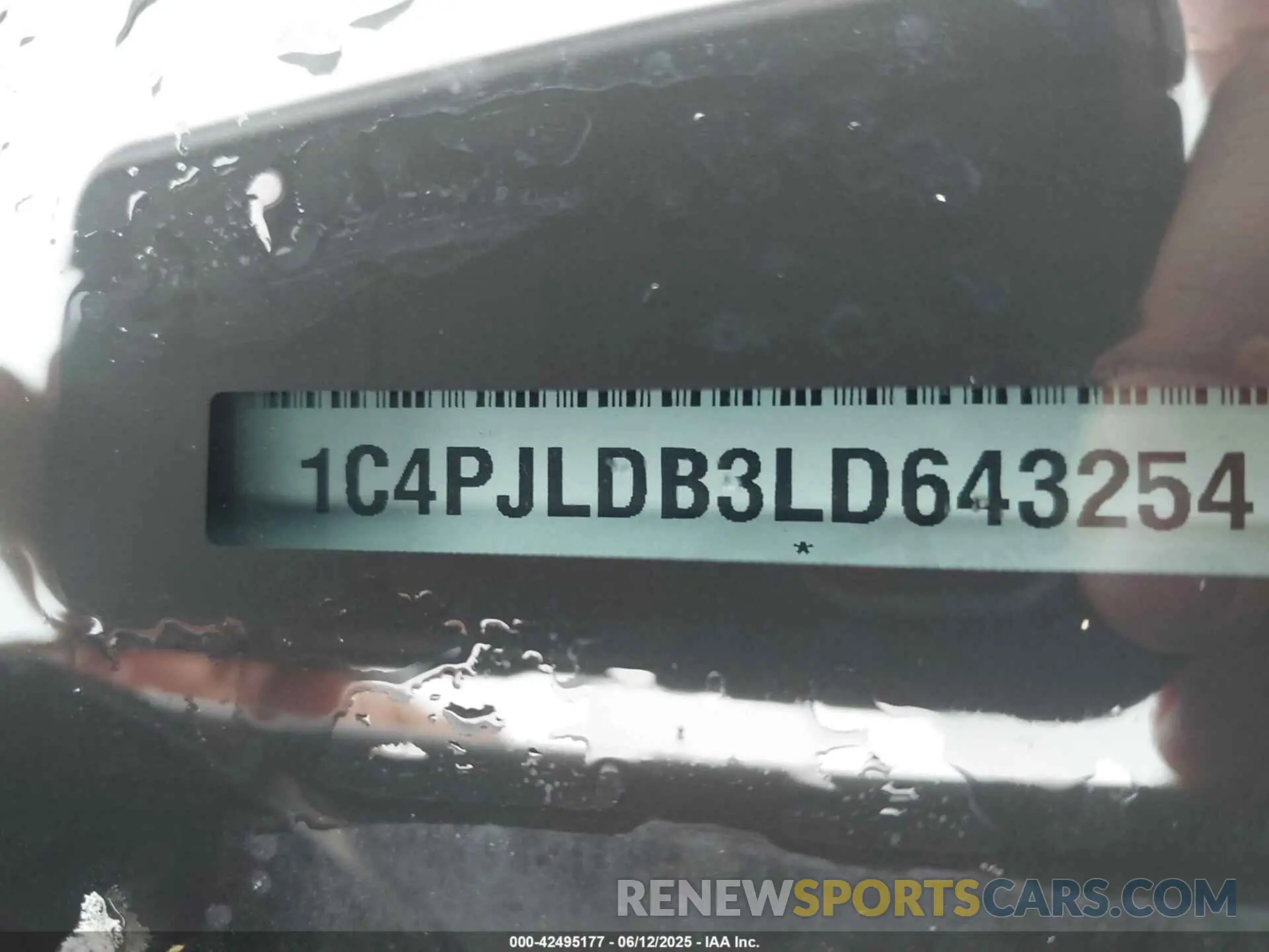 9 Photograph of a damaged car 1C4PJLDB3LD643254 JEEP CHEROKEE 2020
