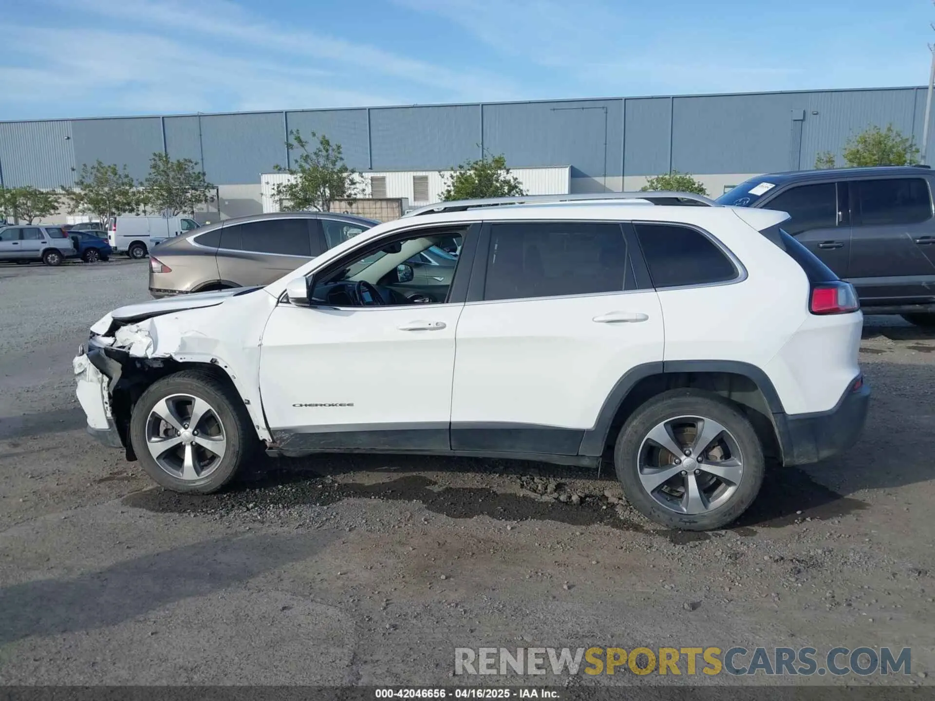 15 Фотография поврежденного автомобиля 1C4PJLDB5LD535248 JEEP CHEROKEE 2020