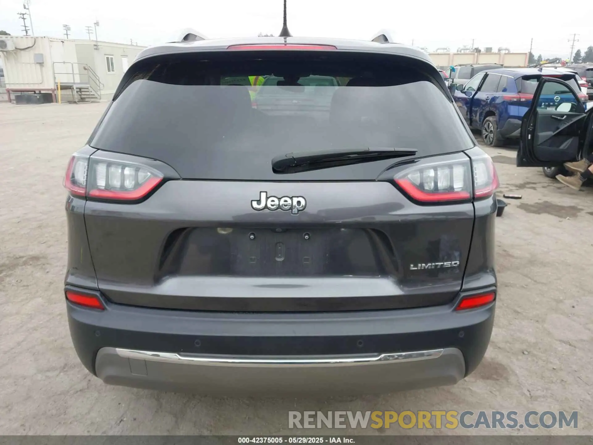 16 Photograph of a damaged car 1C4PJLDB5LD610367 JEEP CHEROKEE 2020