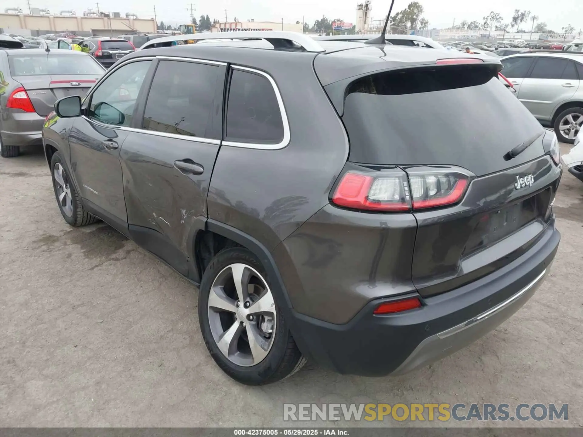 3 Photograph of a damaged car 1C4PJLDB5LD610367 JEEP CHEROKEE 2020