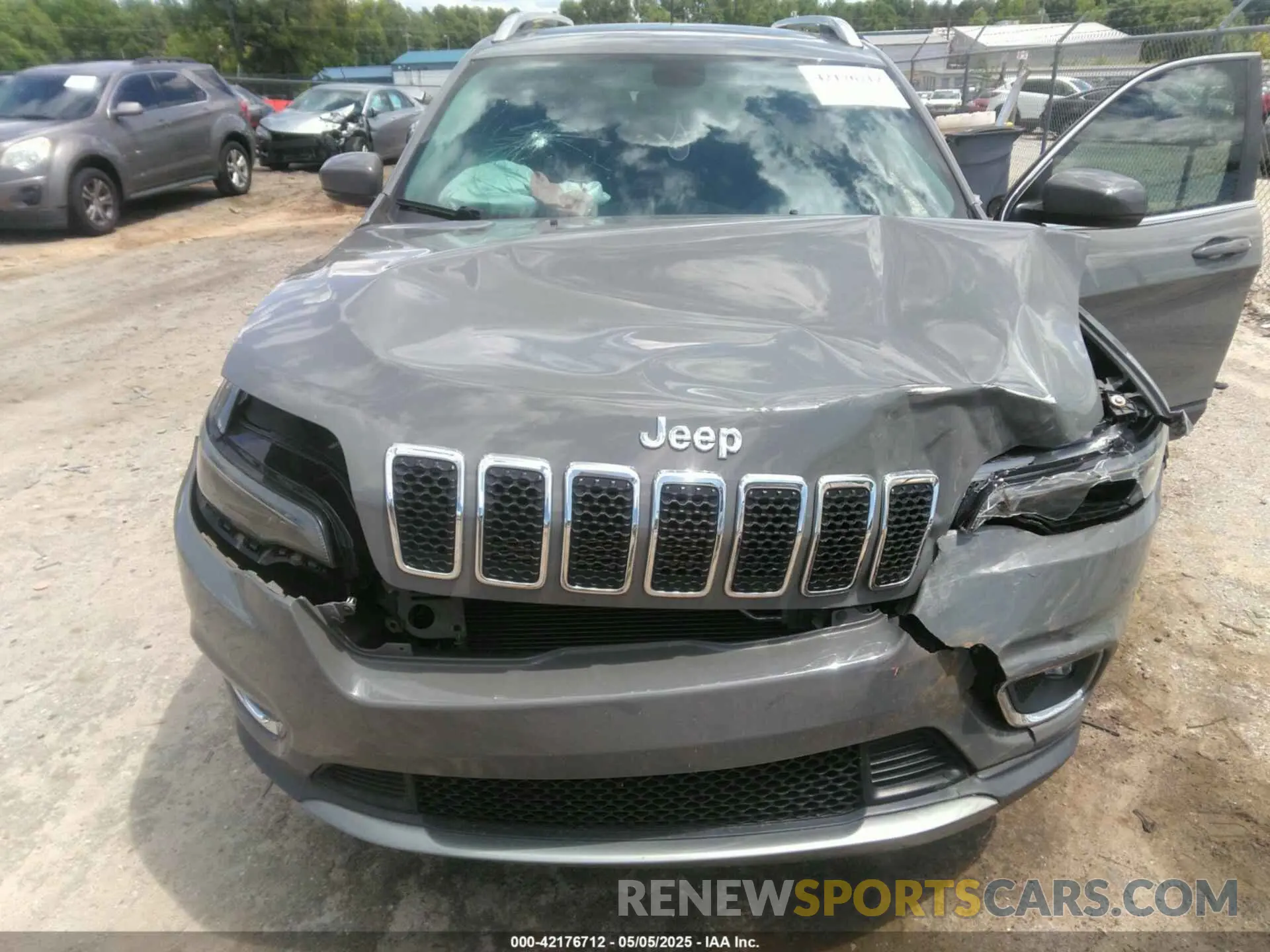6 Photograph of a damaged car 1C4PJLDN4LD552066 JEEP CHEROKEE 2020