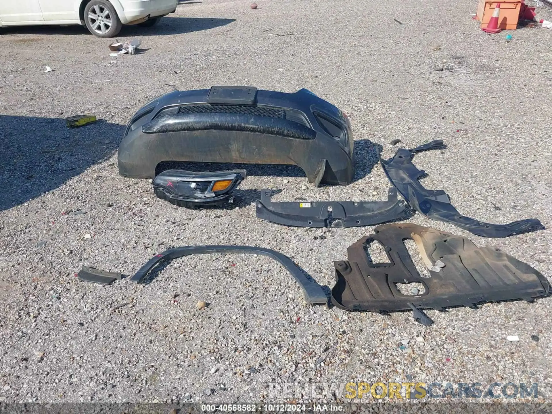 12 Photograph of a damaged car 1C4PJLLB0LD581586 JEEP CHEROKEE 2020