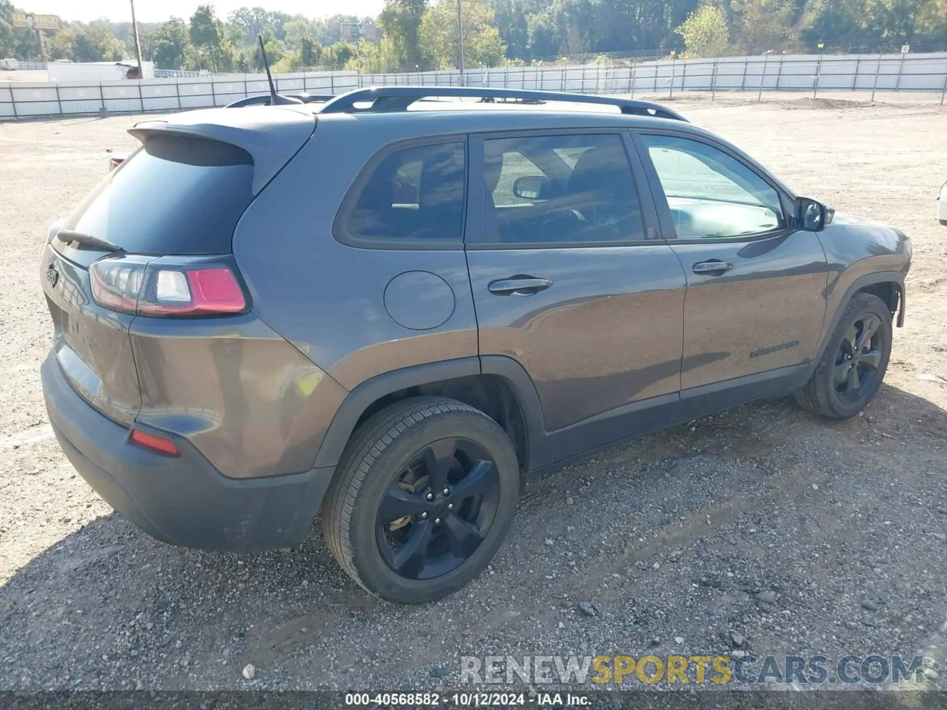 4 Photograph of a damaged car 1C4PJLLB0LD581586 JEEP CHEROKEE 2020