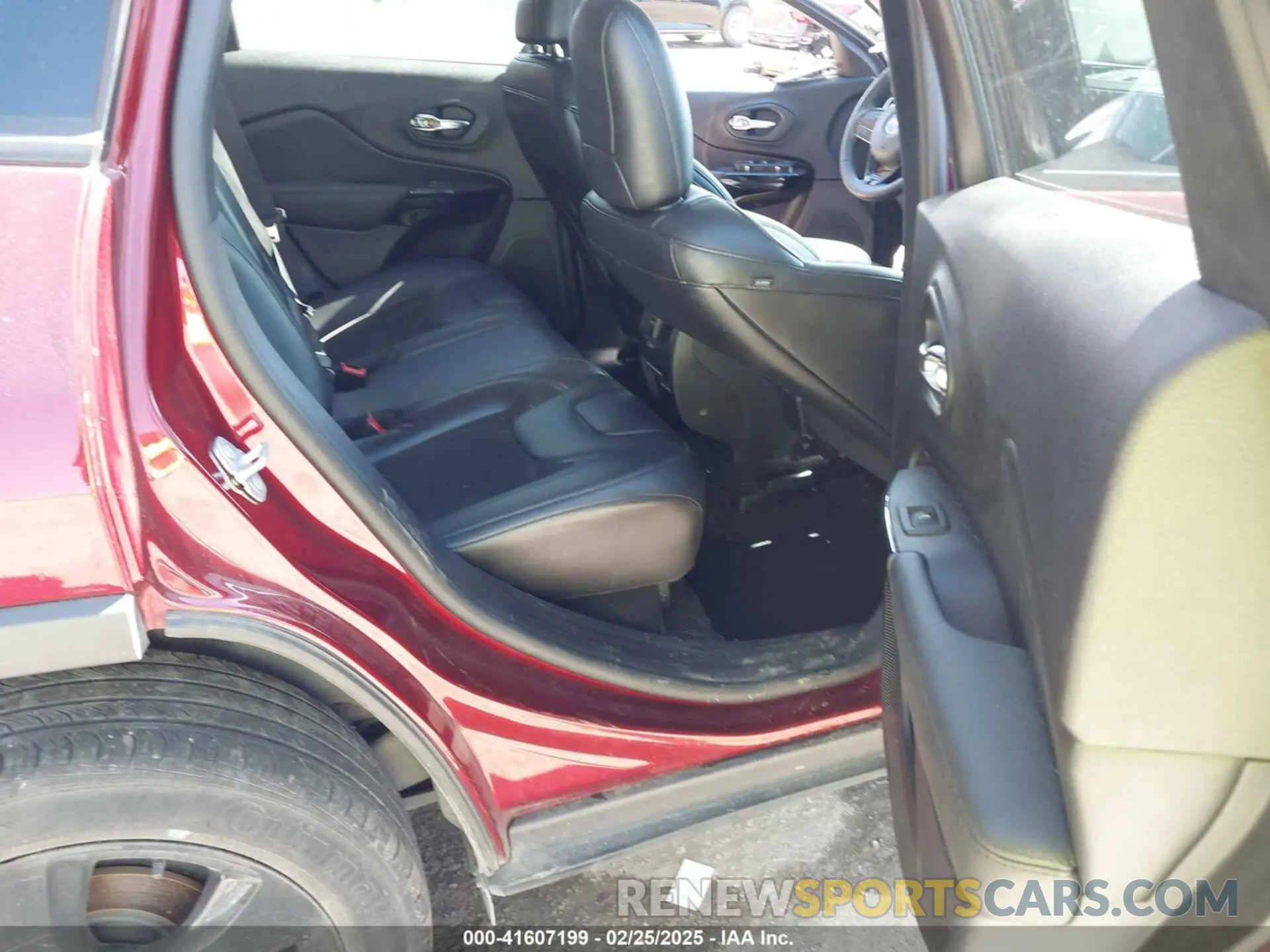 8 Фотография поврежденного автомобиля 1C4PJLLB7LD561240 JEEP CHEROKEE 2020