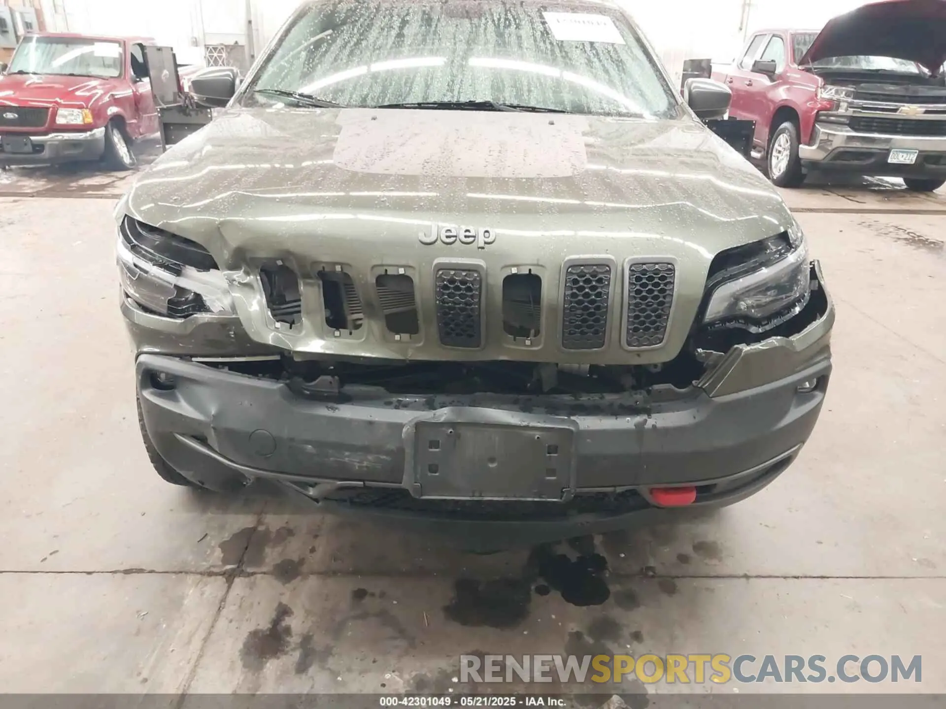 6 Photograph of a damaged car 1C4PJMBX1LD563925 JEEP CHEROKEE 2020
