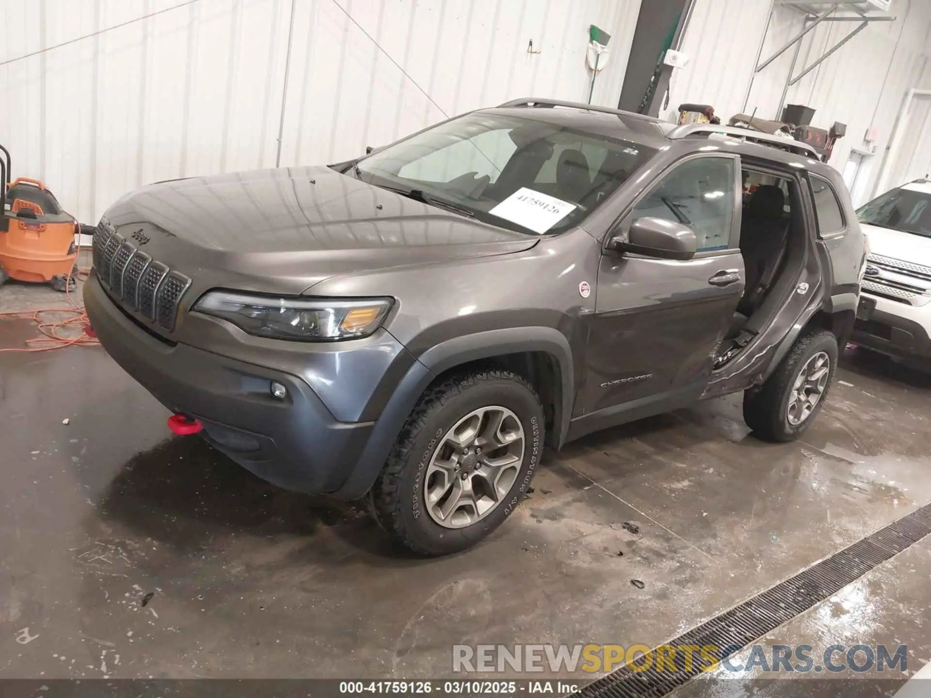 2 Photograph of a damaged car 1C4PJMBX5LD527462 JEEP CHEROKEE 2020