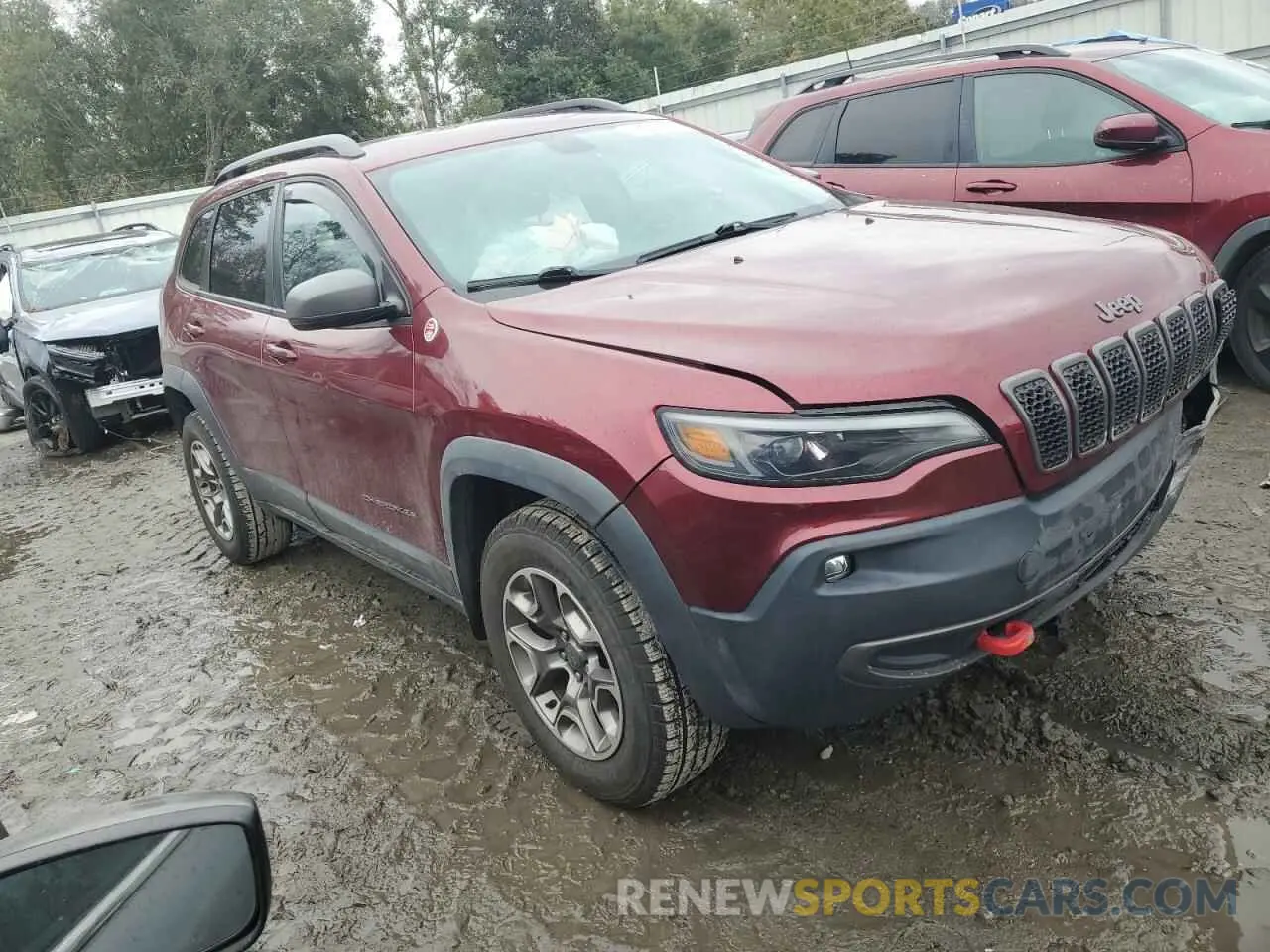 4 Photograph of a damaged car 1C4PJMBX6LD613203 JEEP CHEROKEE 2020