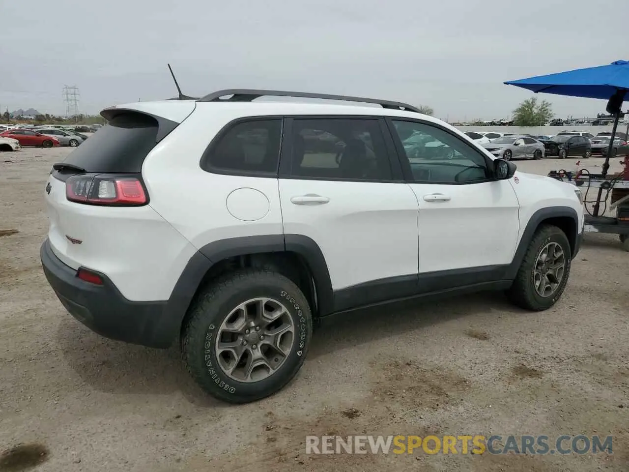 3 Photograph of a damaged car 1C4PJMBX9LD504136 JEEP CHEROKEE 2020