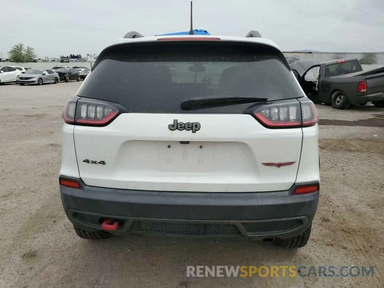 6 Photograph of a damaged car 1C4PJMBX9LD504136 JEEP CHEROKEE 2020