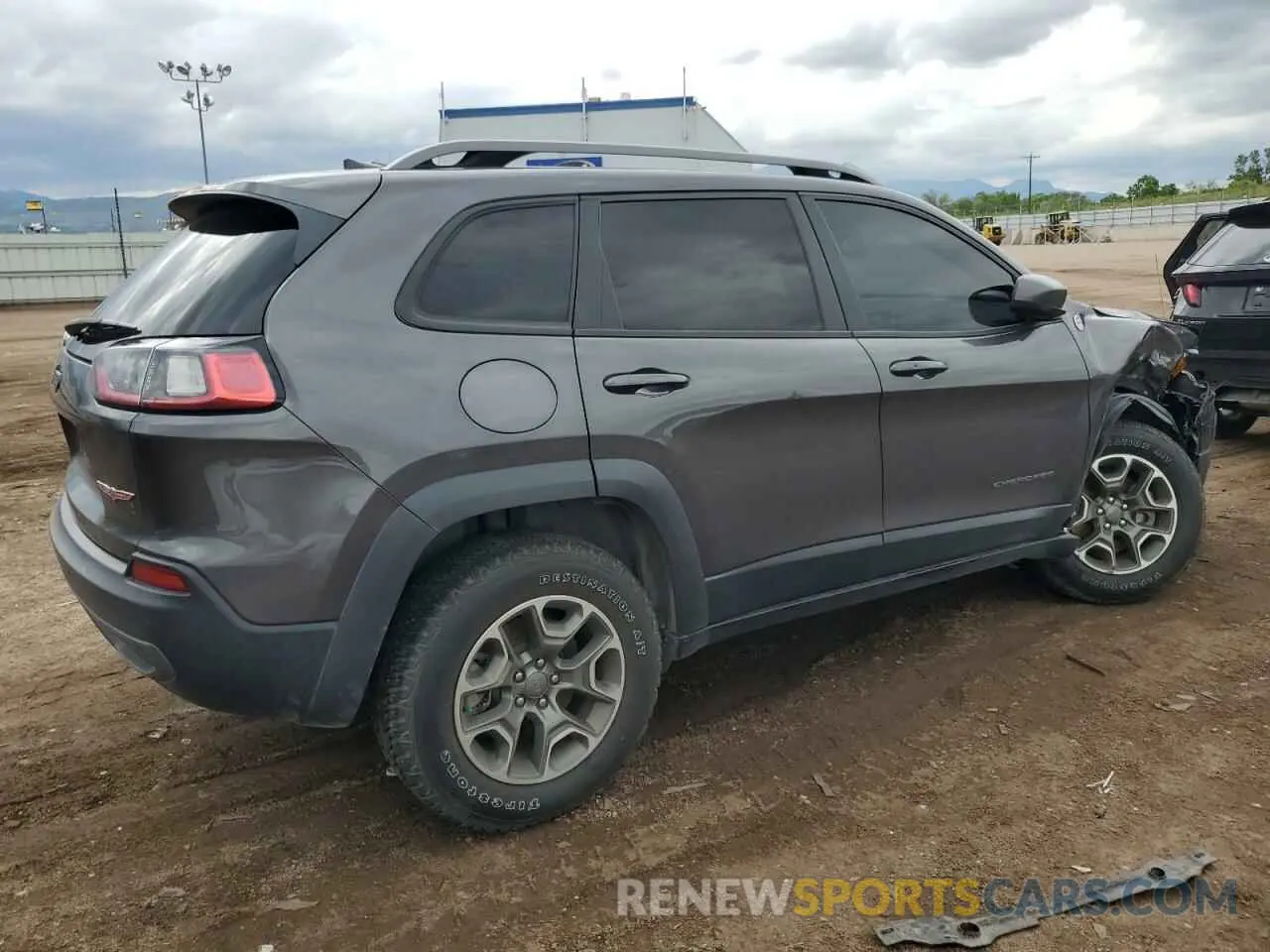 3 Photograph of a damaged car 1C4PJMBXXLD500953 JEEP CHEROKEE 2020