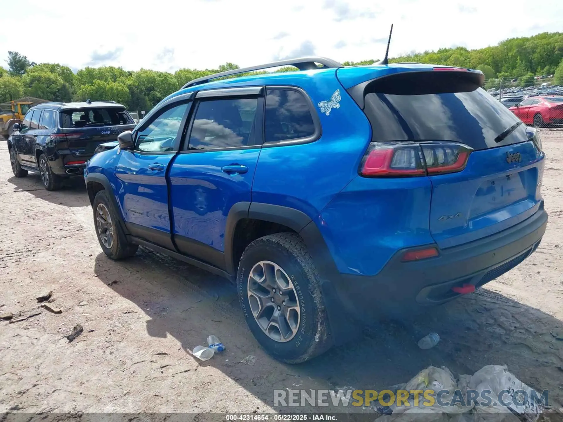 3 Фотография поврежденного автомобиля 1C4PJMBXXLD636547 JEEP CHEROKEE 2020