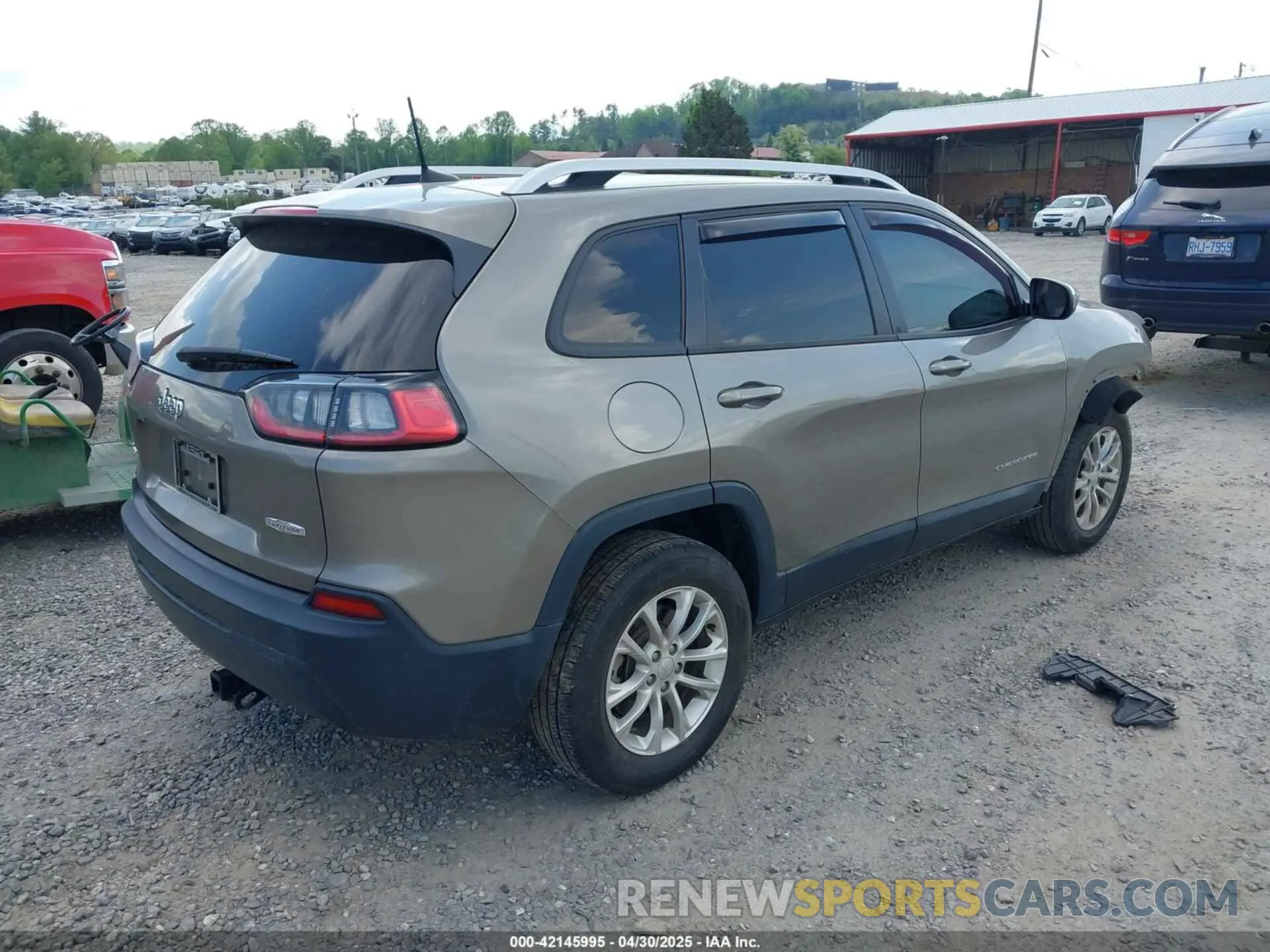 4 Photograph of a damaged car 1C4PJMCB9LD569152 JEEP CHEROKEE 2020