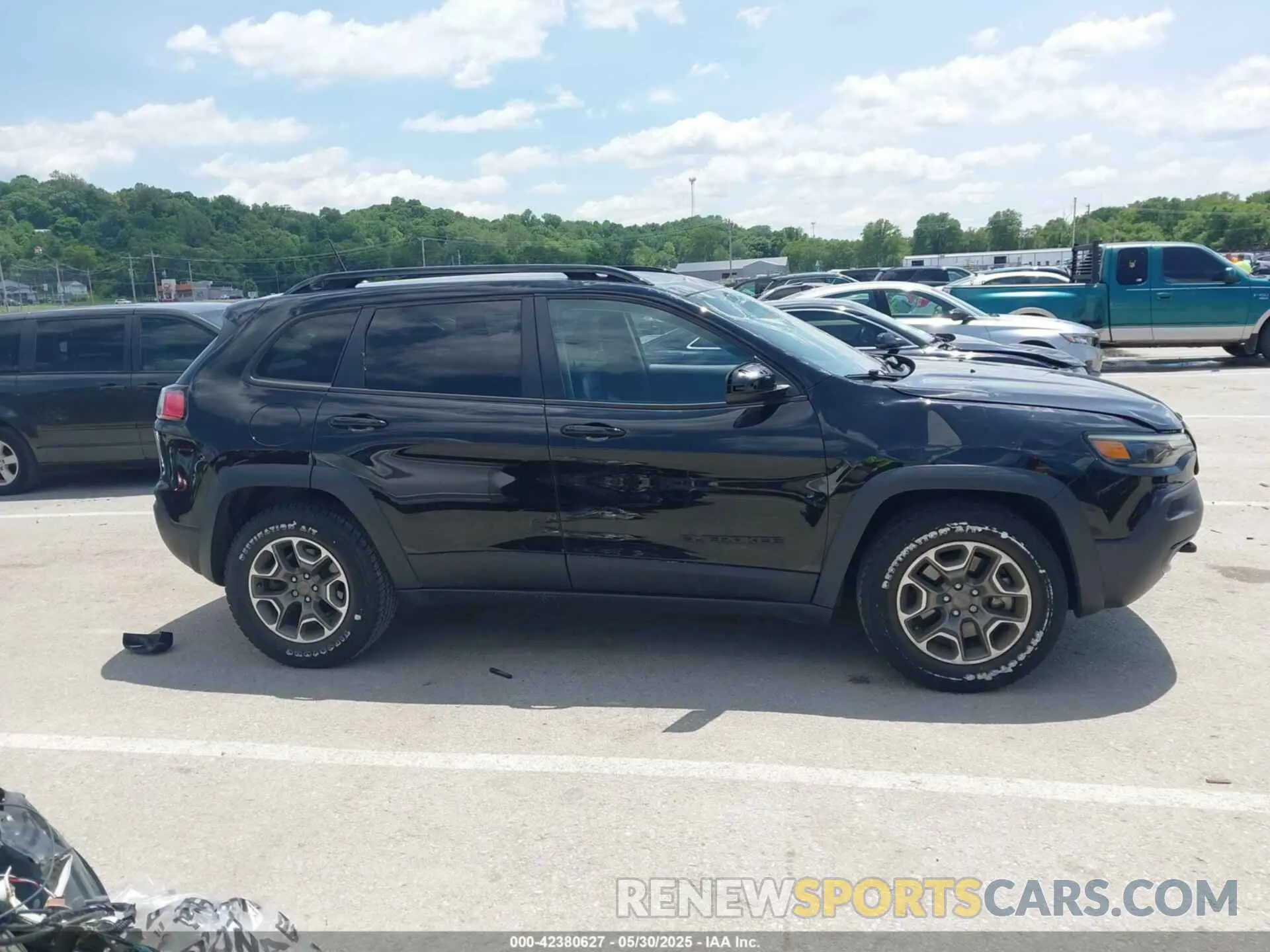 13 Фотография поврежденного автомобиля 1C4PJMCX3LD584466 JEEP CHEROKEE 2020