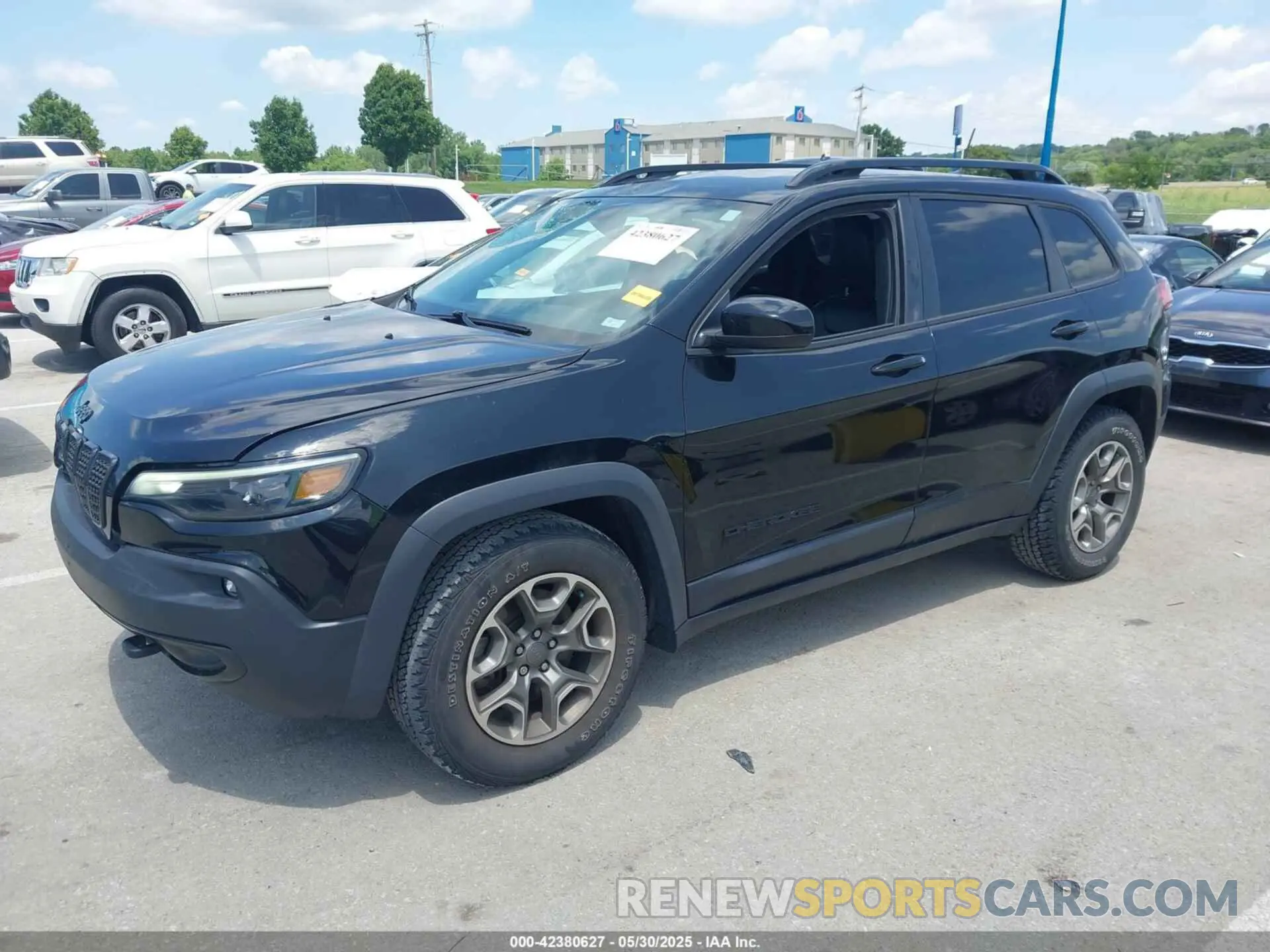 2 Фотография поврежденного автомобиля 1C4PJMCX3LD584466 JEEP CHEROKEE 2020