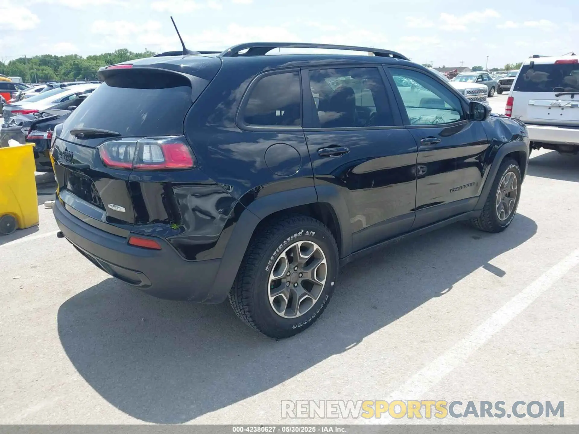 4 Фотография поврежденного автомобиля 1C4PJMCX3LD584466 JEEP CHEROKEE 2020