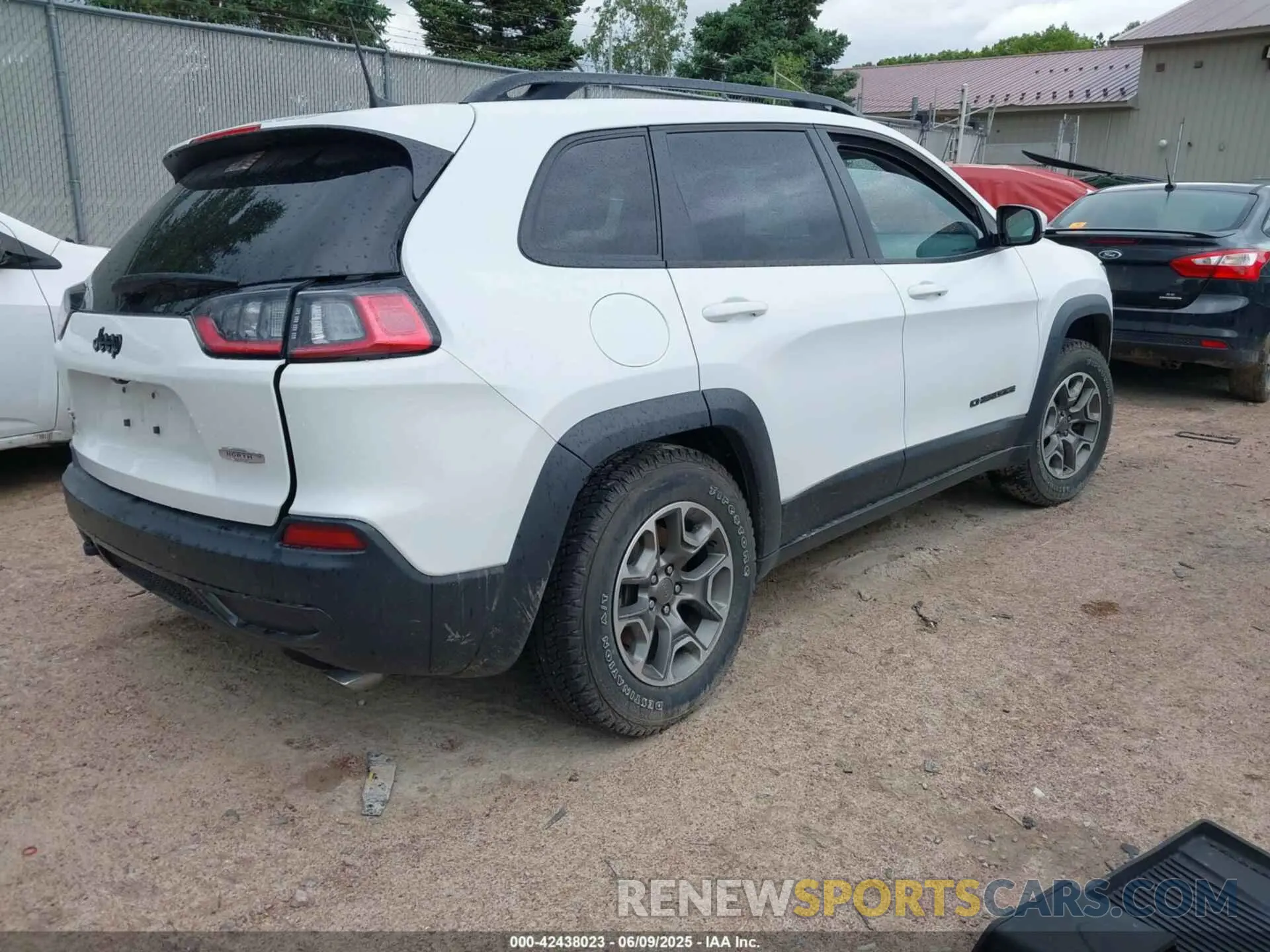 4 Photograph of a damaged car 1C4PJMCXXLD578180 JEEP CHEROKEE 2020