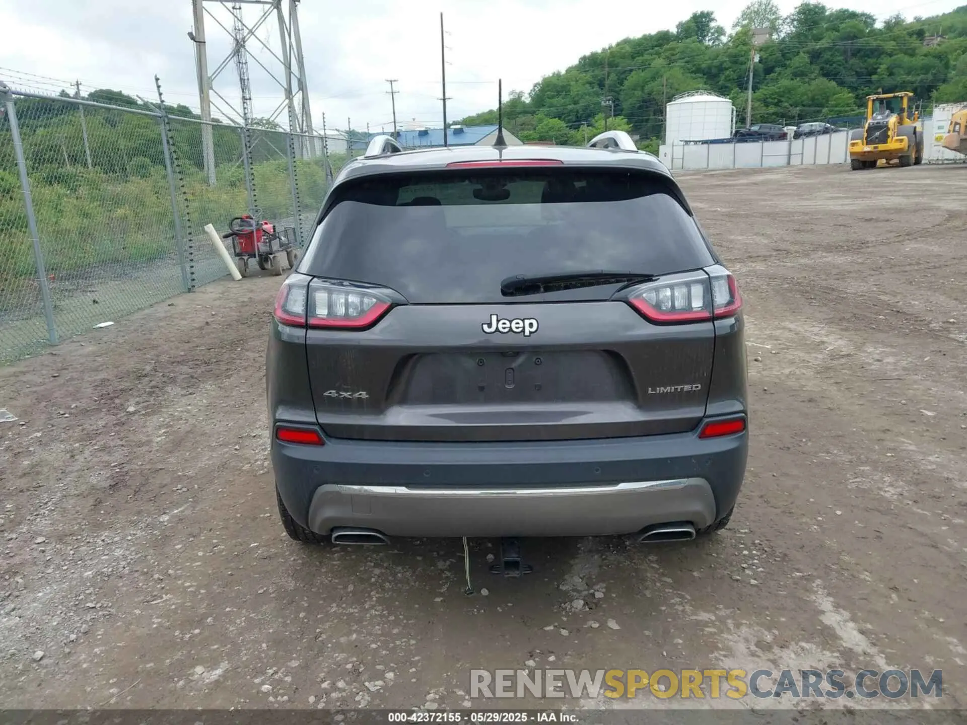 16 Photograph of a damaged car 1C4PJMDN2LD604705 JEEP CHEROKEE 2020