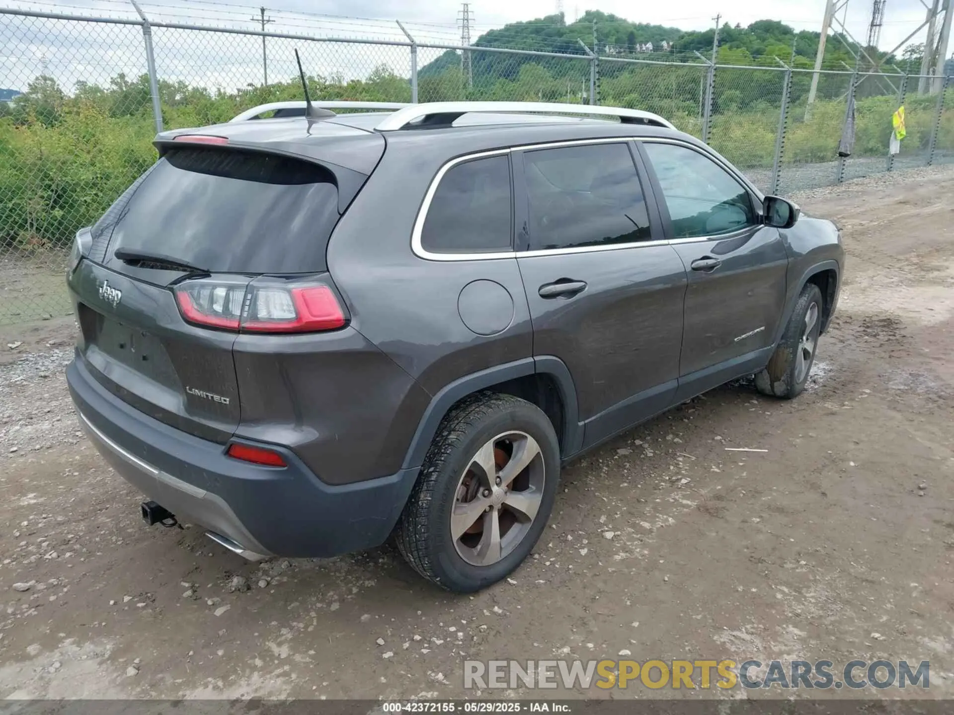 4 Photograph of a damaged car 1C4PJMDN2LD604705 JEEP CHEROKEE 2020