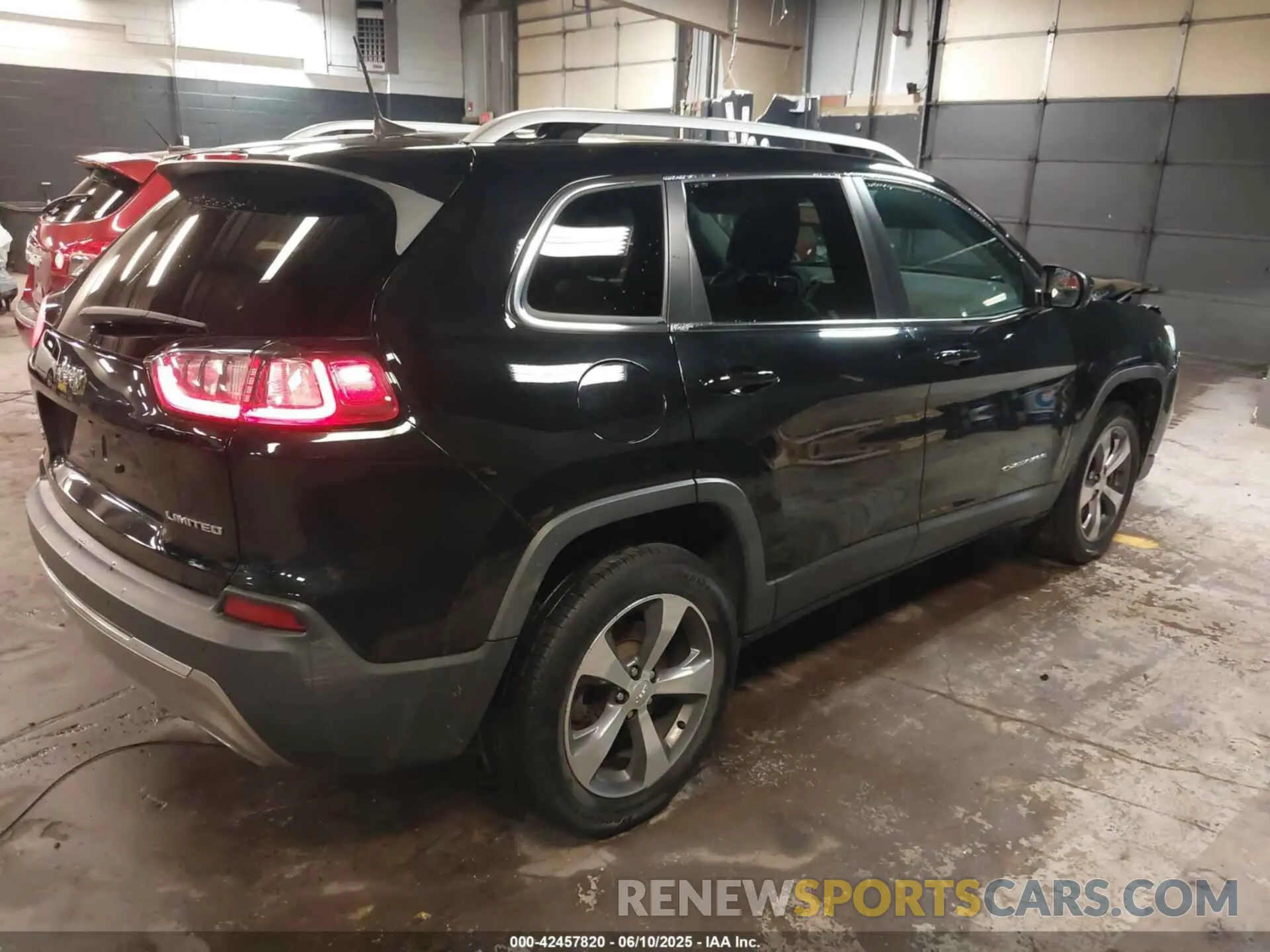 4 Photograph of a damaged car 1C4PJMDN8LD534207 JEEP CHEROKEE 2020