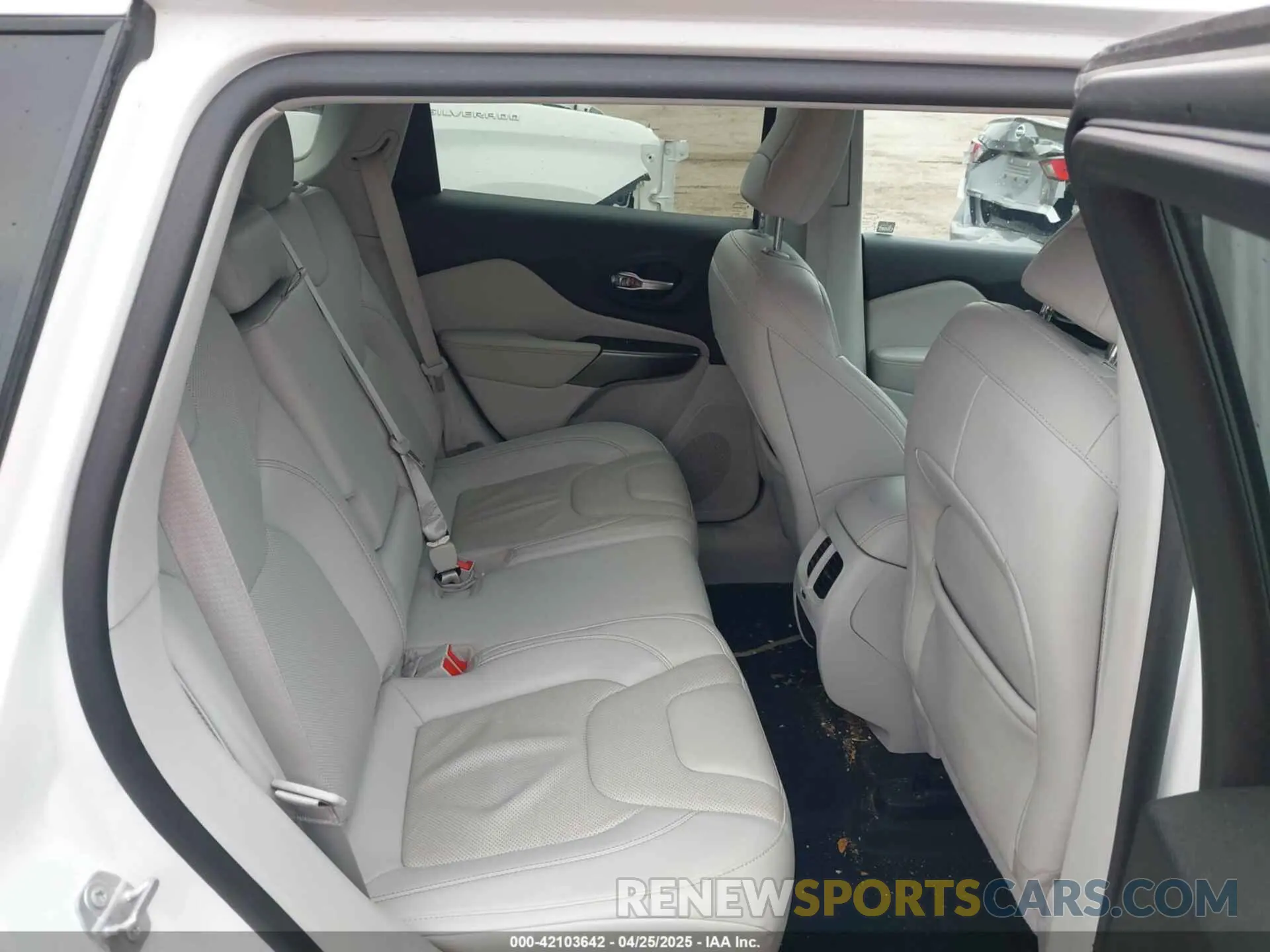 8 Фотография поврежденного автомобиля 1C4PJMDNXLD619792 JEEP CHEROKEE 2020