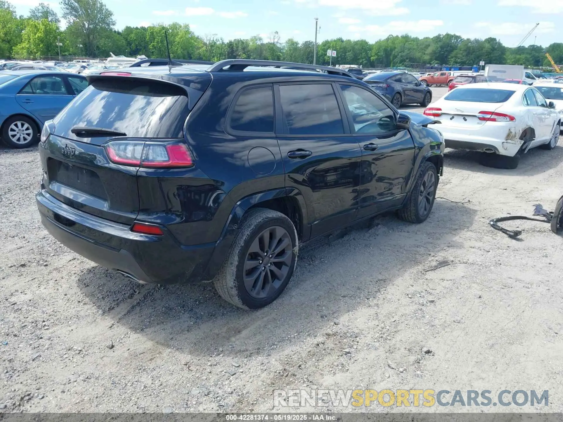 4 Photograph of a damaged car 1C4PJMDX4LD527191 JEEP CHEROKEE 2020
