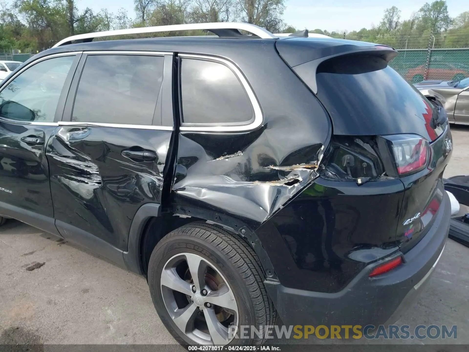 19 Фотография поврежденного автомобиля 1C4PJMDX5LD501280 JEEP CHEROKEE 2020
