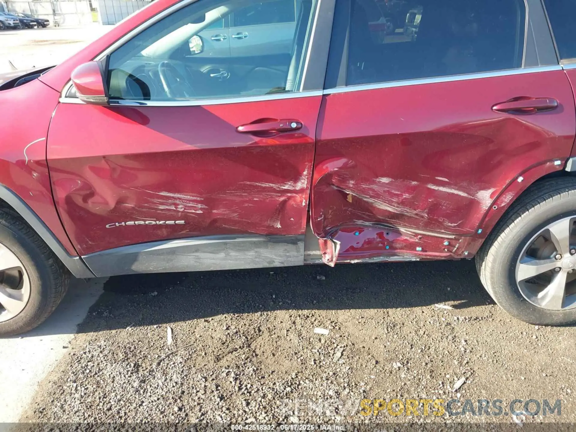 6 Photograph of a damaged car 1C4PJMDX5LD567098 JEEP CHEROKEE 2020