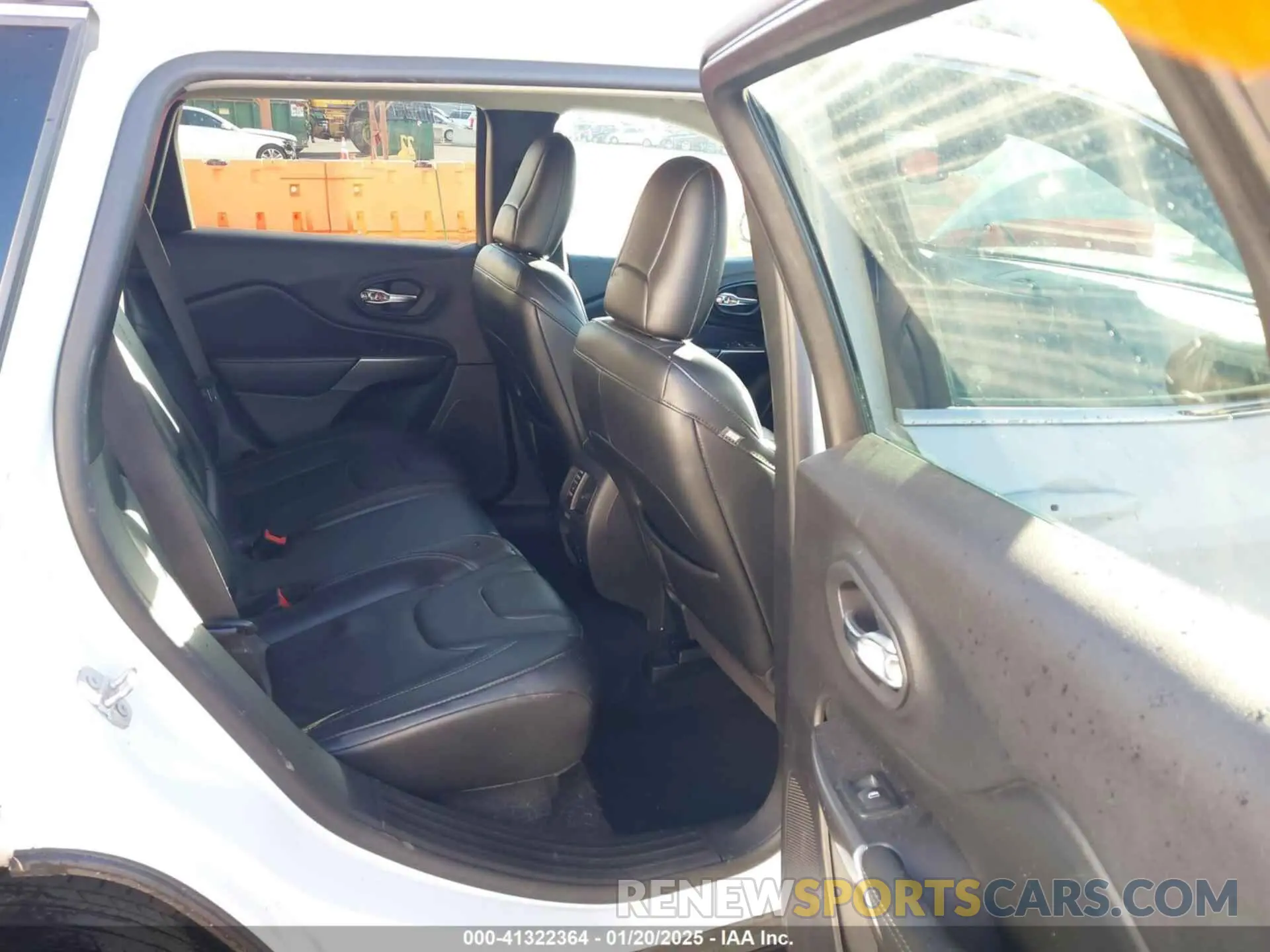 8 Фотография поврежденного автомобиля 1C4PJMDX6LD587585 JEEP CHEROKEE 2020