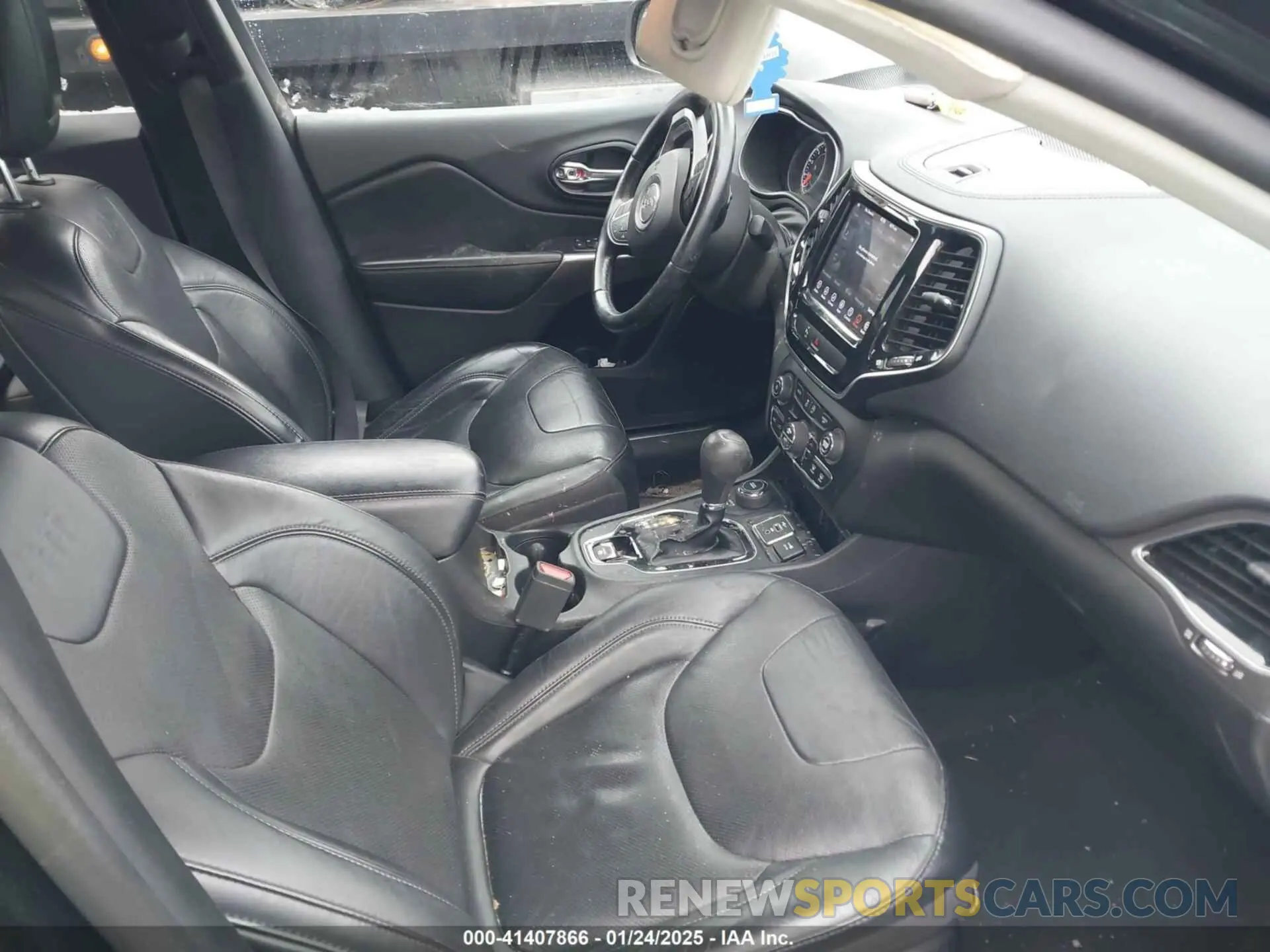5 Photograph of a damaged car 1C4PJMDX6LD597095 JEEP CHEROKEE 2020
