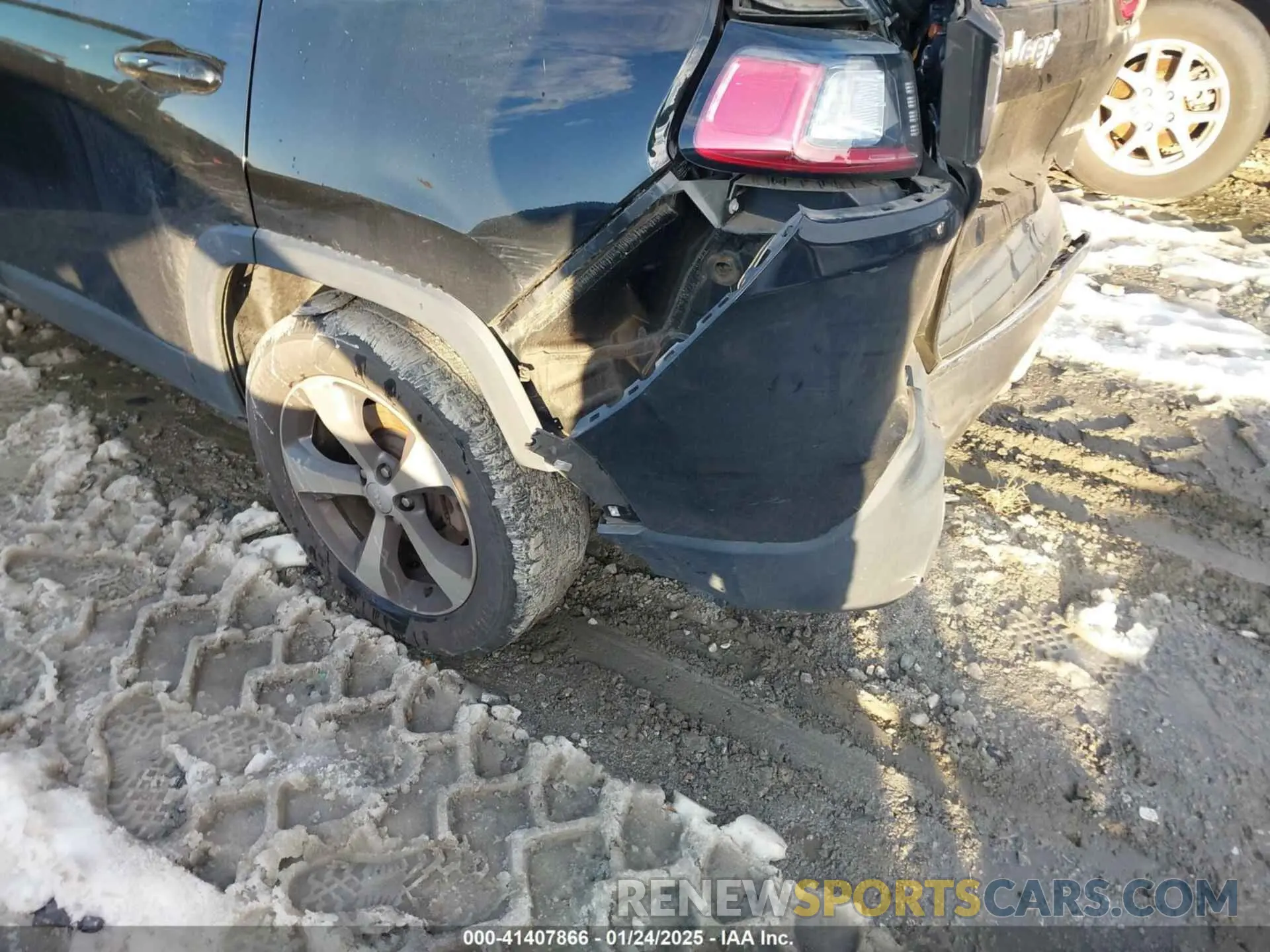 6 Photograph of a damaged car 1C4PJMDX6LD597095 JEEP CHEROKEE 2020