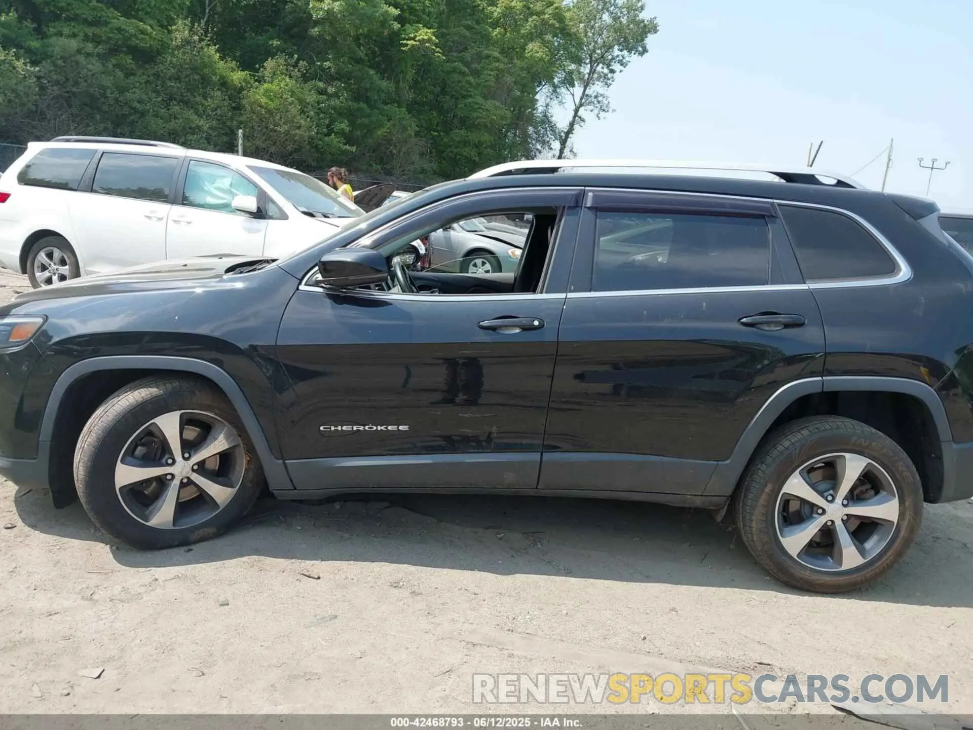 15 Photograph of a damaged car 1C4PJMDX7LD522471 JEEP CHEROKEE 2020