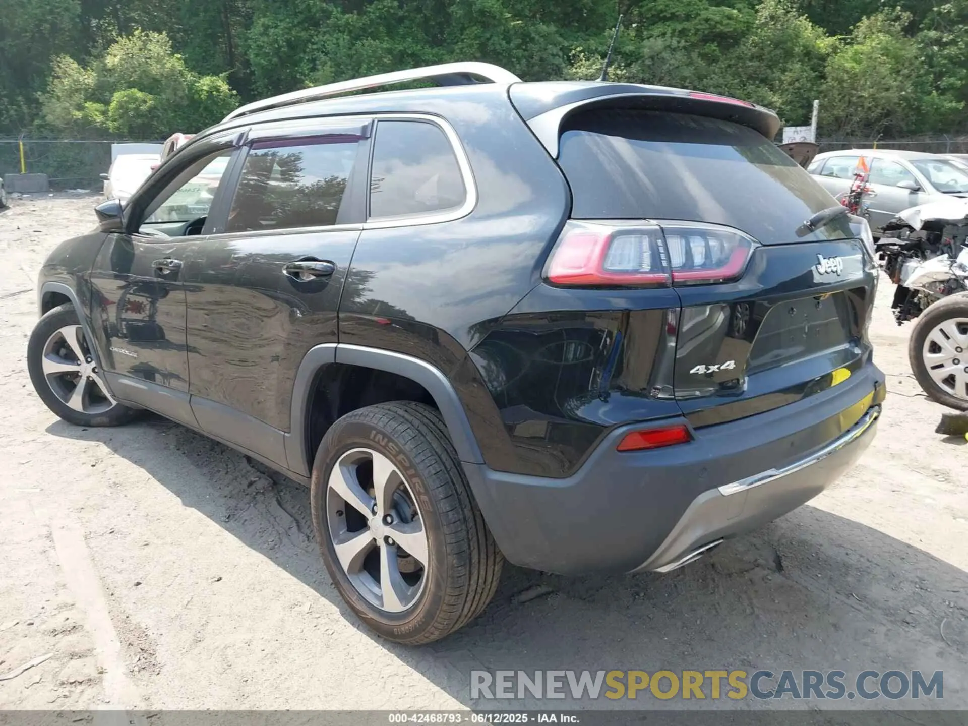 3 Photograph of a damaged car 1C4PJMDX7LD522471 JEEP CHEROKEE 2020