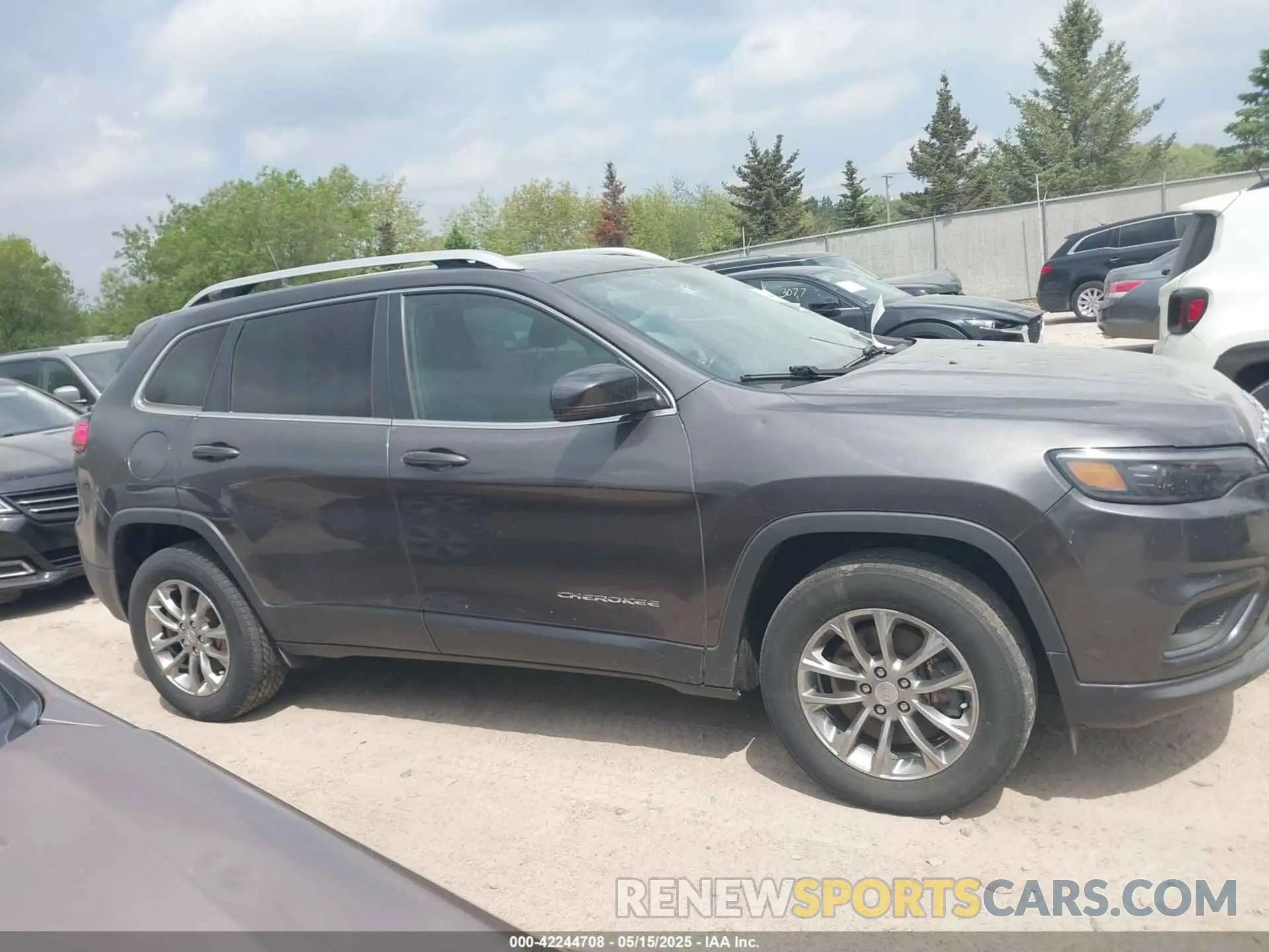 13 Photograph of a damaged car 1C4PJMLB0LD536976 JEEP CHEROKEE 2020