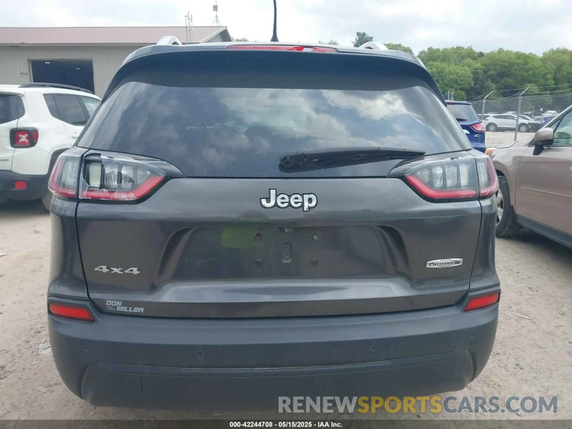 16 Photograph of a damaged car 1C4PJMLB0LD536976 JEEP CHEROKEE 2020