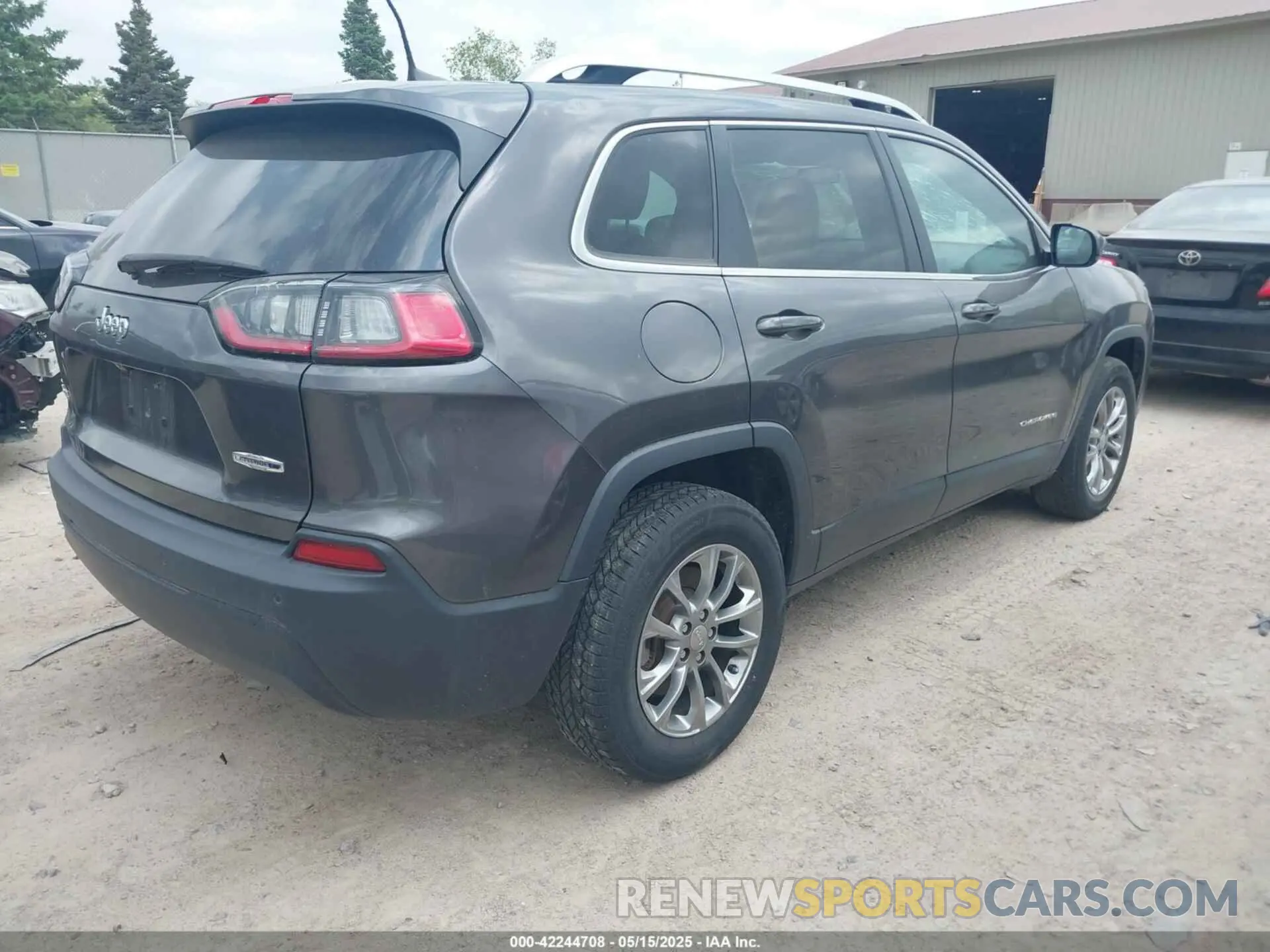 4 Photograph of a damaged car 1C4PJMLB0LD536976 JEEP CHEROKEE 2020