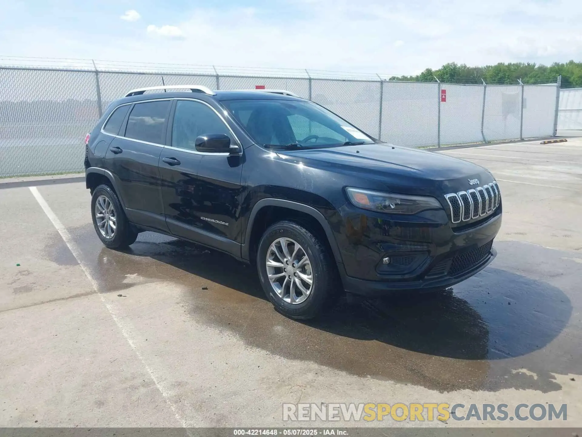 1 Photograph of a damaged car 1C4PJMLB0LD555687 JEEP CHEROKEE 2020
