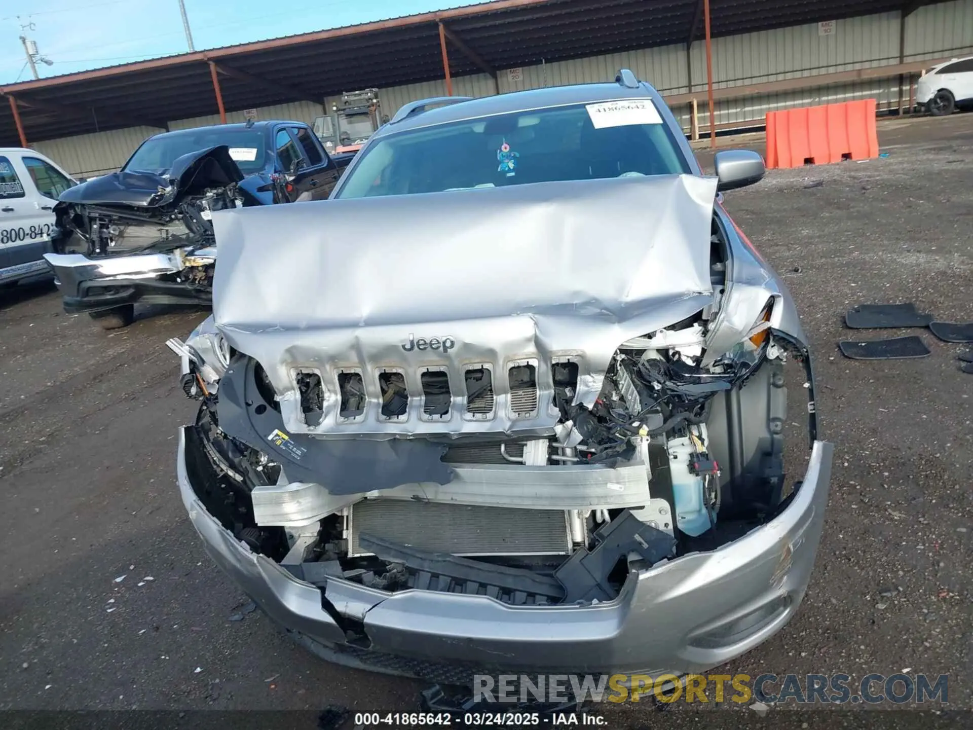 11 Photograph of a damaged car 1C4PJMLB4LD652178 JEEP CHEROKEE 2020