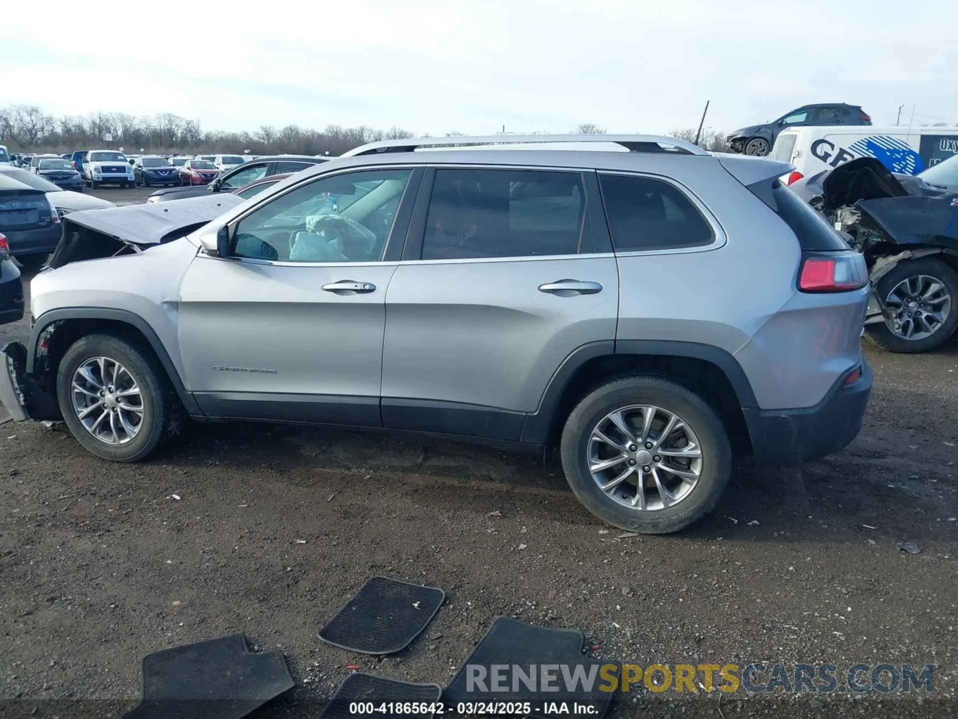 13 Photograph of a damaged car 1C4PJMLB4LD652178 JEEP CHEROKEE 2020