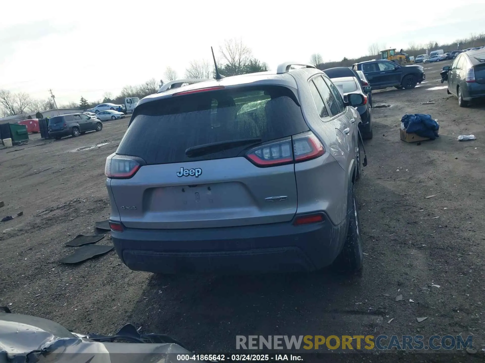 15 Photograph of a damaged car 1C4PJMLB4LD652178 JEEP CHEROKEE 2020