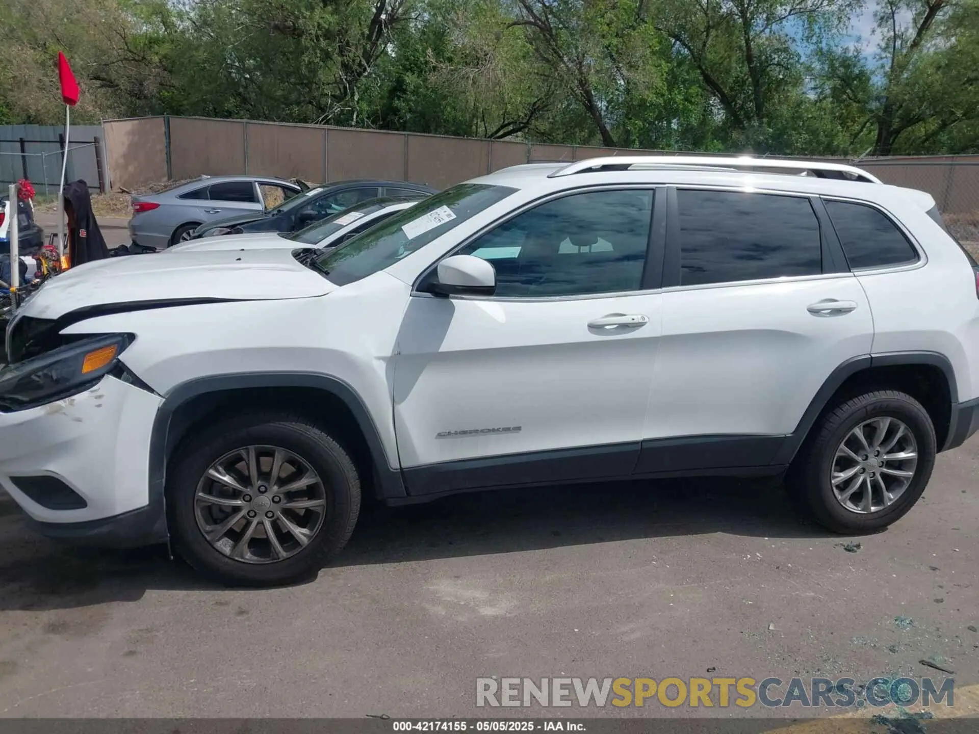 14 Photograph of a damaged car 1C4PJMLB5LD551263 JEEP CHEROKEE 2020