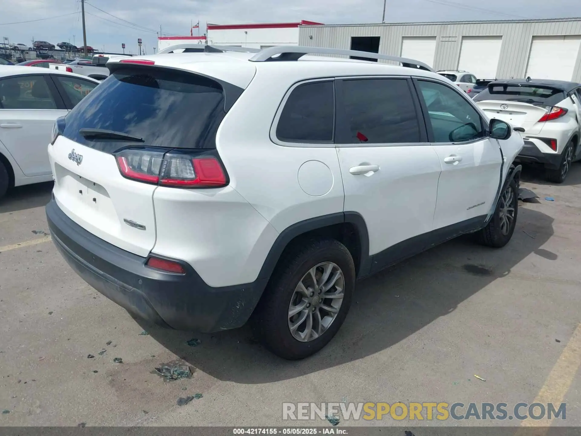 4 Photograph of a damaged car 1C4PJMLB5LD551263 JEEP CHEROKEE 2020