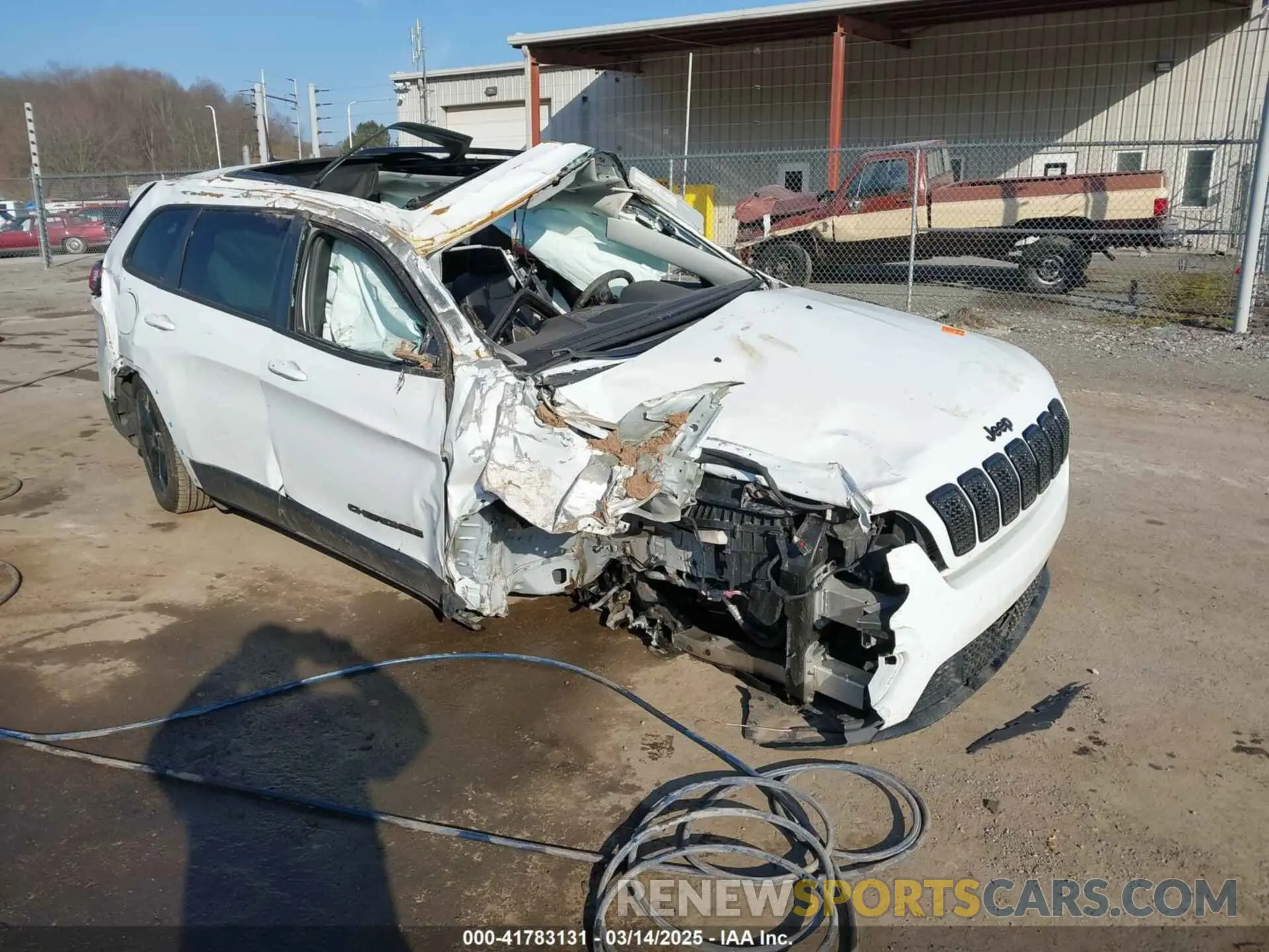 1 Photograph of a damaged car 1C4PJMLB6LD533807 JEEP CHEROKEE 2020