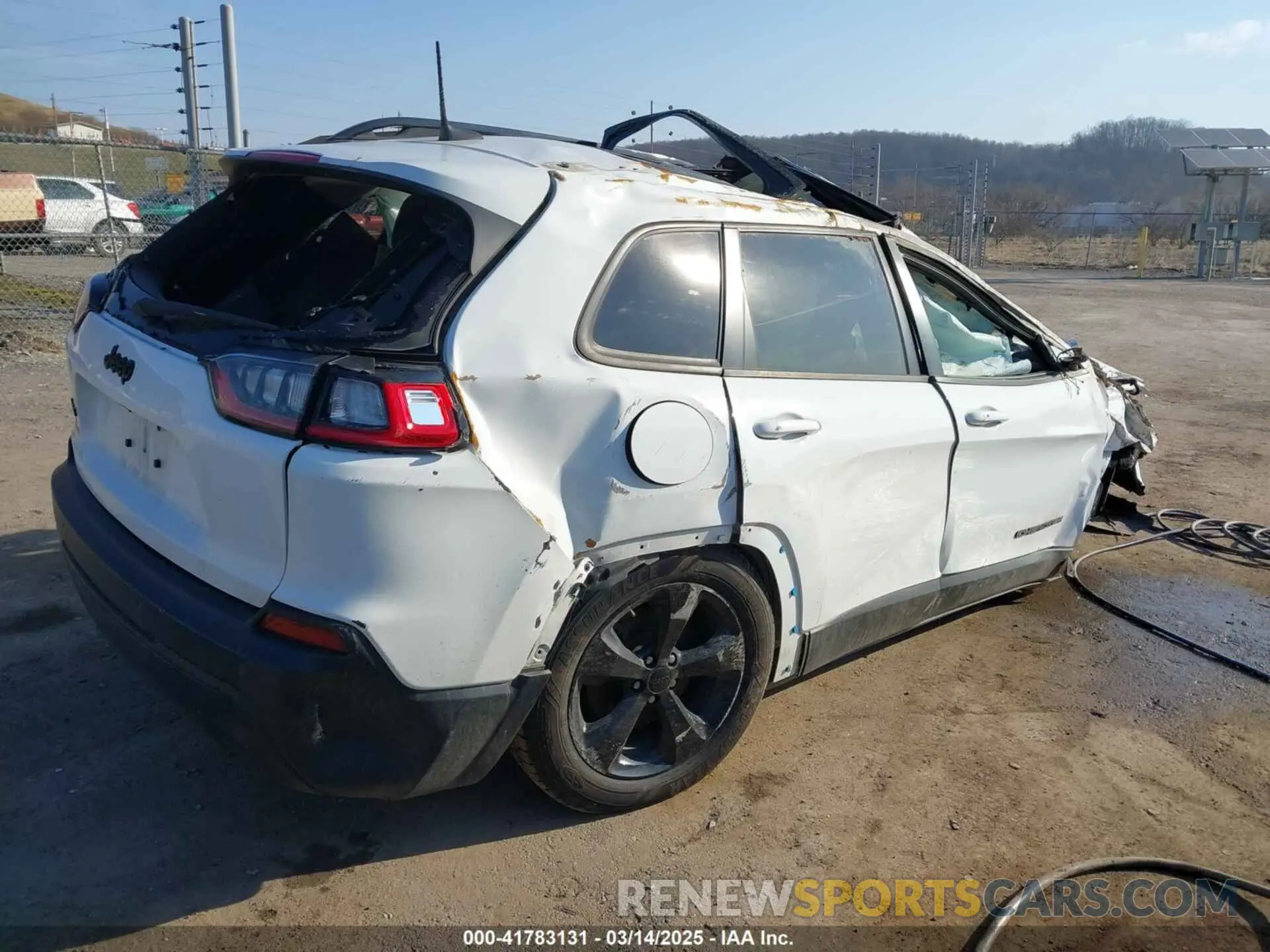 4 Photograph of a damaged car 1C4PJMLB6LD533807 JEEP CHEROKEE 2020