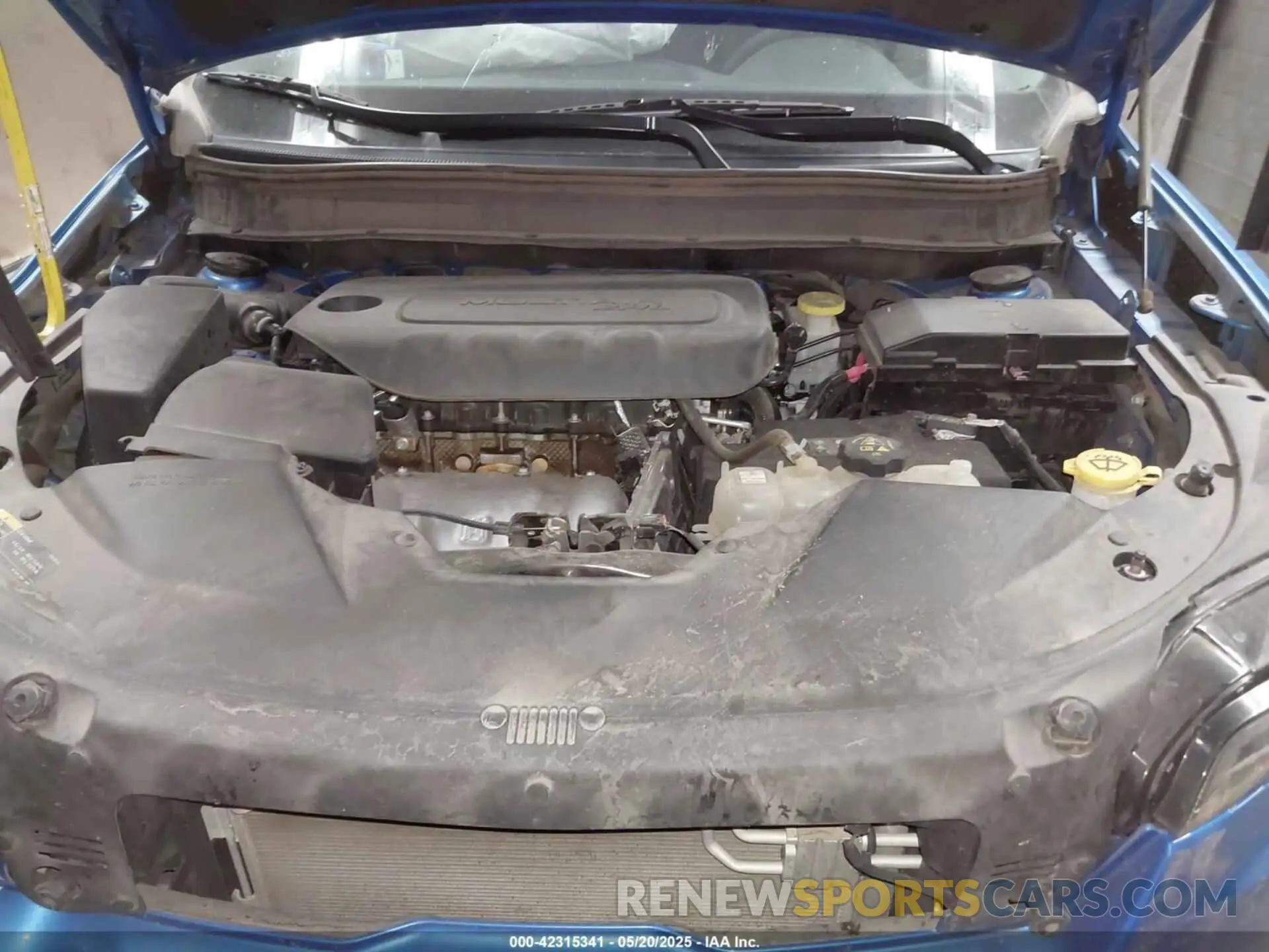 10 Photograph of a damaged car 1C4PJMLBXLD539576 JEEP CHEROKEE 2020