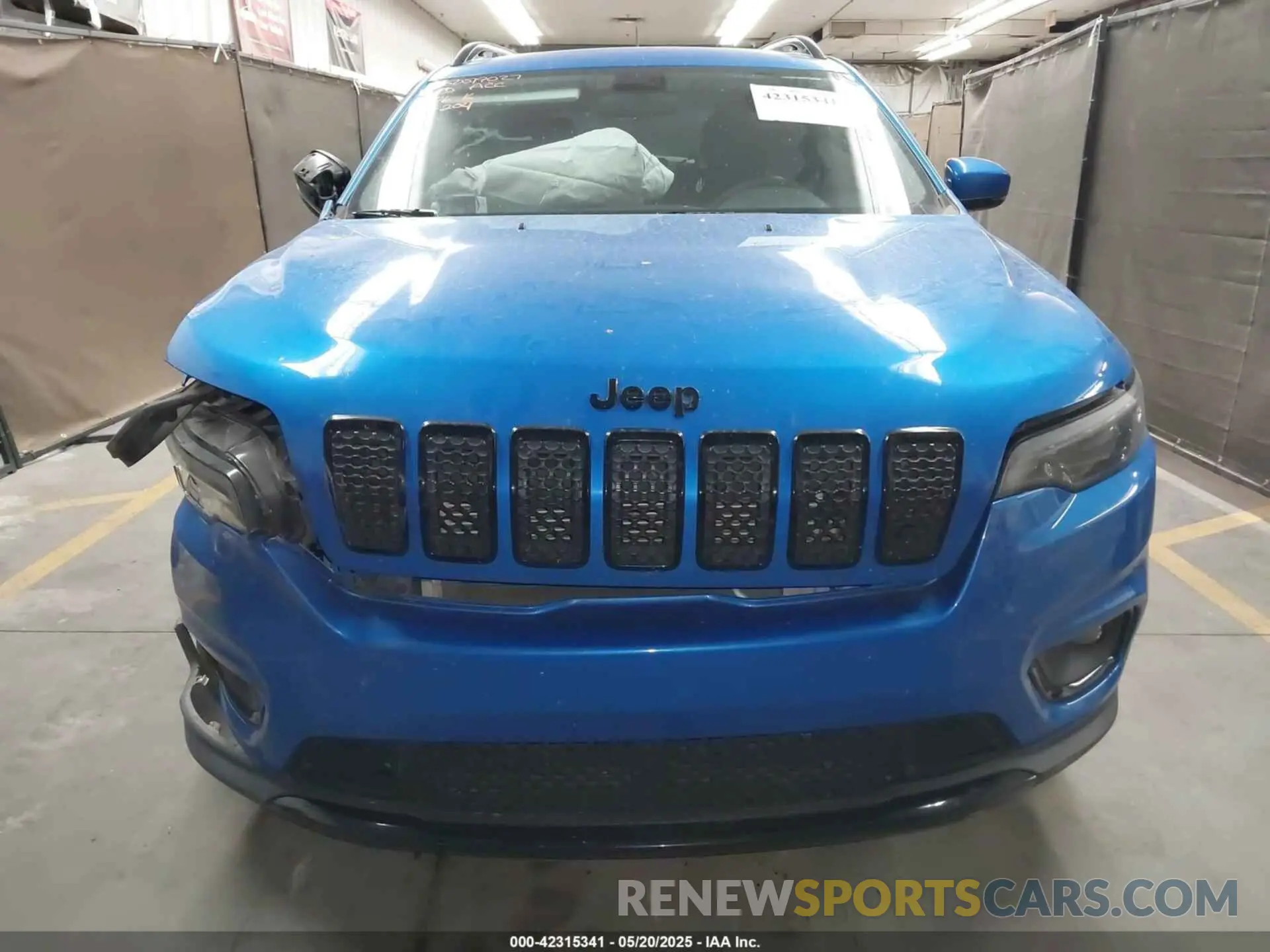 12 Photograph of a damaged car 1C4PJMLBXLD539576 JEEP CHEROKEE 2020